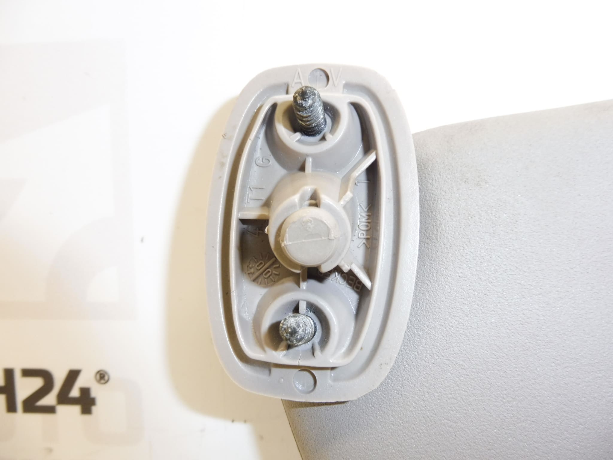 Solskydd vänster Citroën Peugeot 8143EP