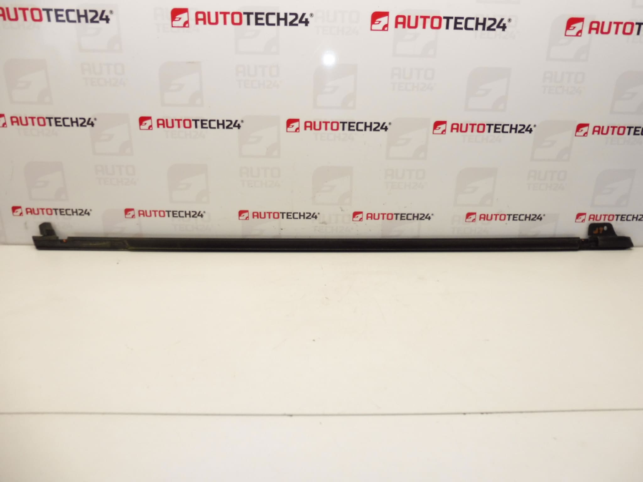 CHROME list för vänster ytterdörr Citroen C4 Picasso 9334P7