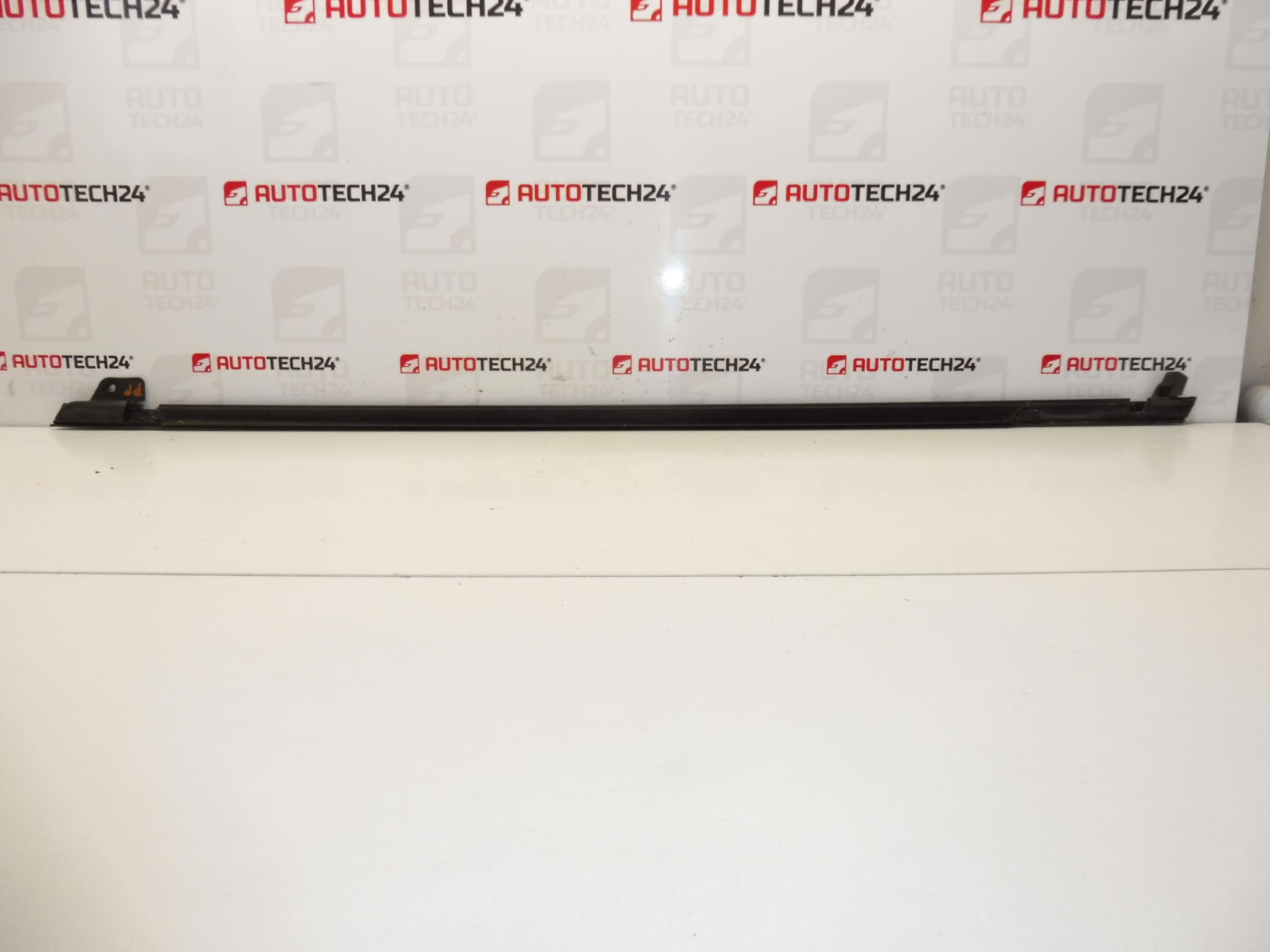 CHROME list för höger ytterdörr Citroen C4 Picasso 9334P8