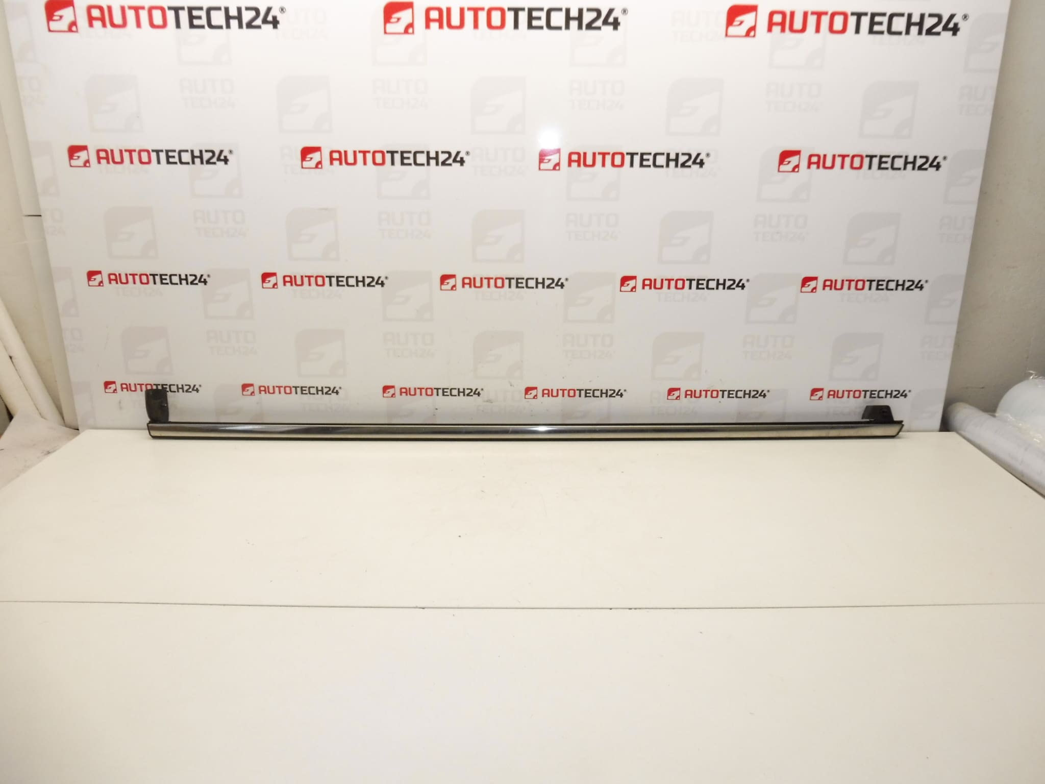 CHROME list för vänster bakdörr Citroen C4 Picasso 9334N9