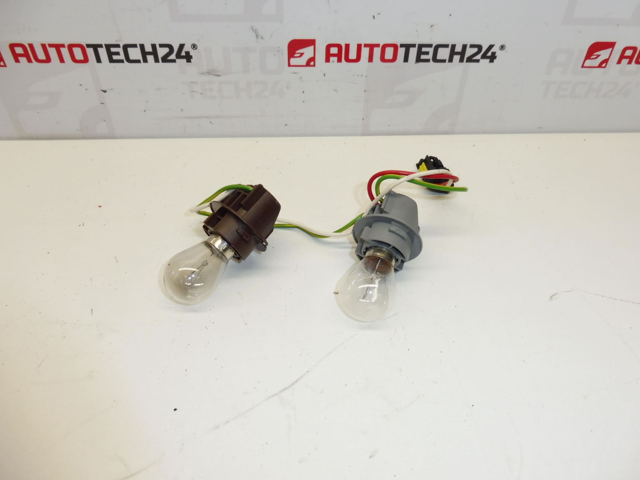 Peugeot 607 6534GT lock bakljus socket sele