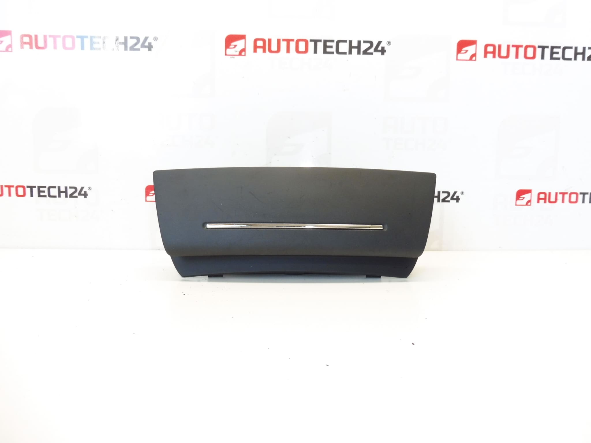 Mittförvaringsbox Citroën C5 X7 9682460077 7589YQ 7591GR