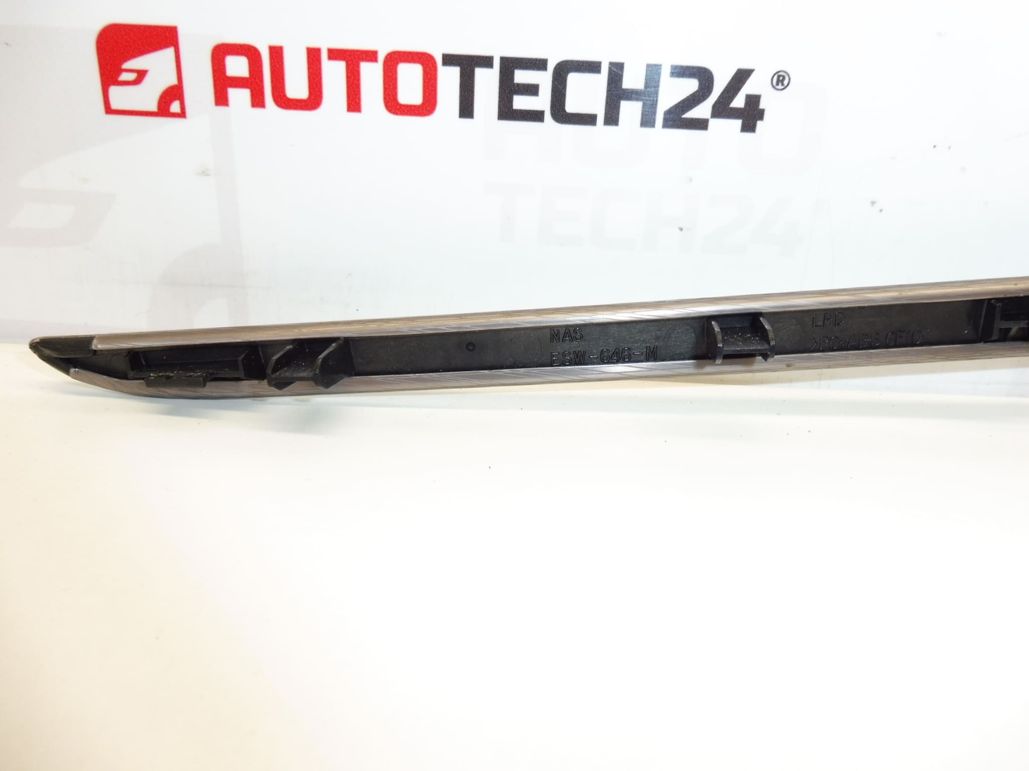 Instrumentbrädans dekorlist Citroën C5 X7 9683709880 8231S1