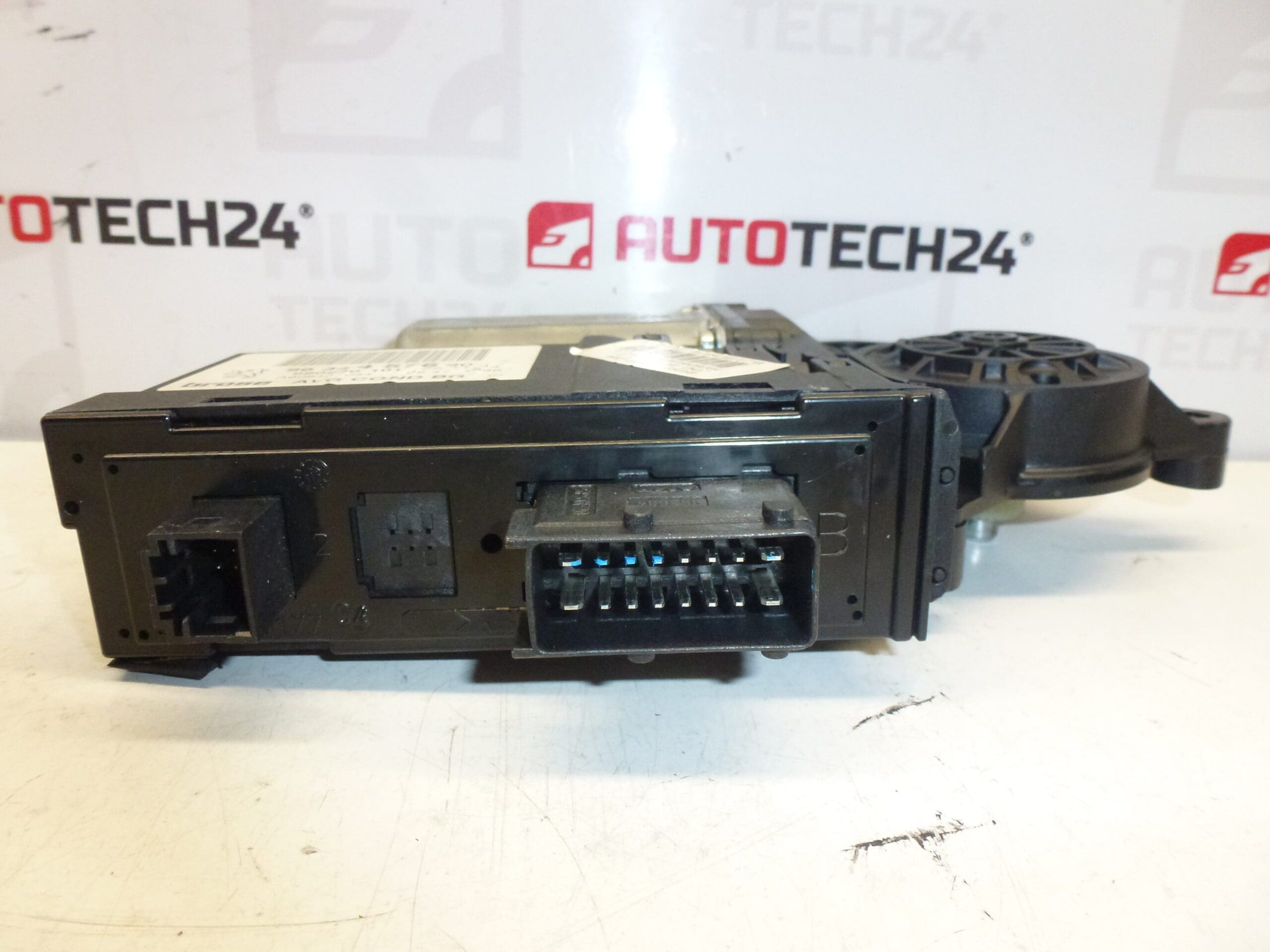 Peugeot 307 Fram vänster Fönsterlindningsmotor 9634457580 9221N5