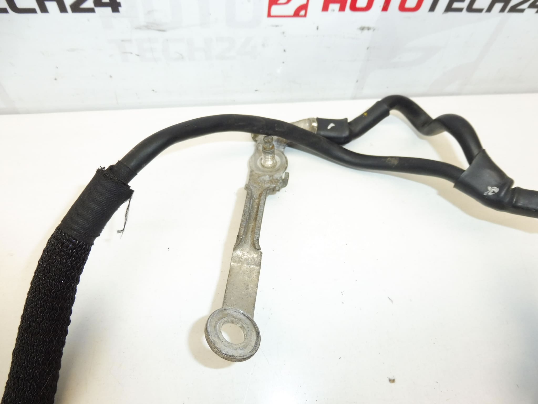 Anslutningskabel till + kontakt på Citroën Peugeot 9676605080 bilbatteri