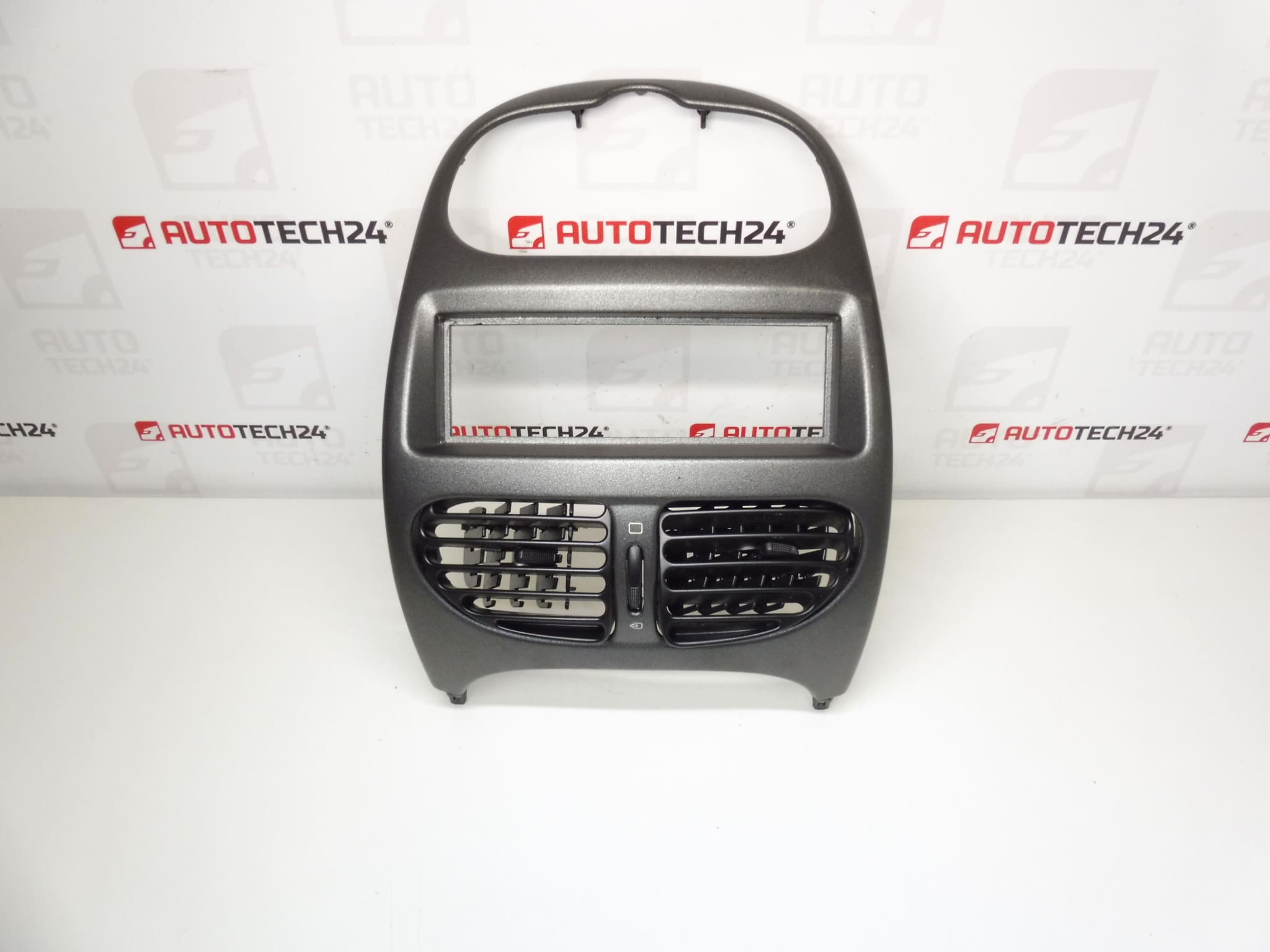 Peugeot 206 radioram med fläktar 8211C5