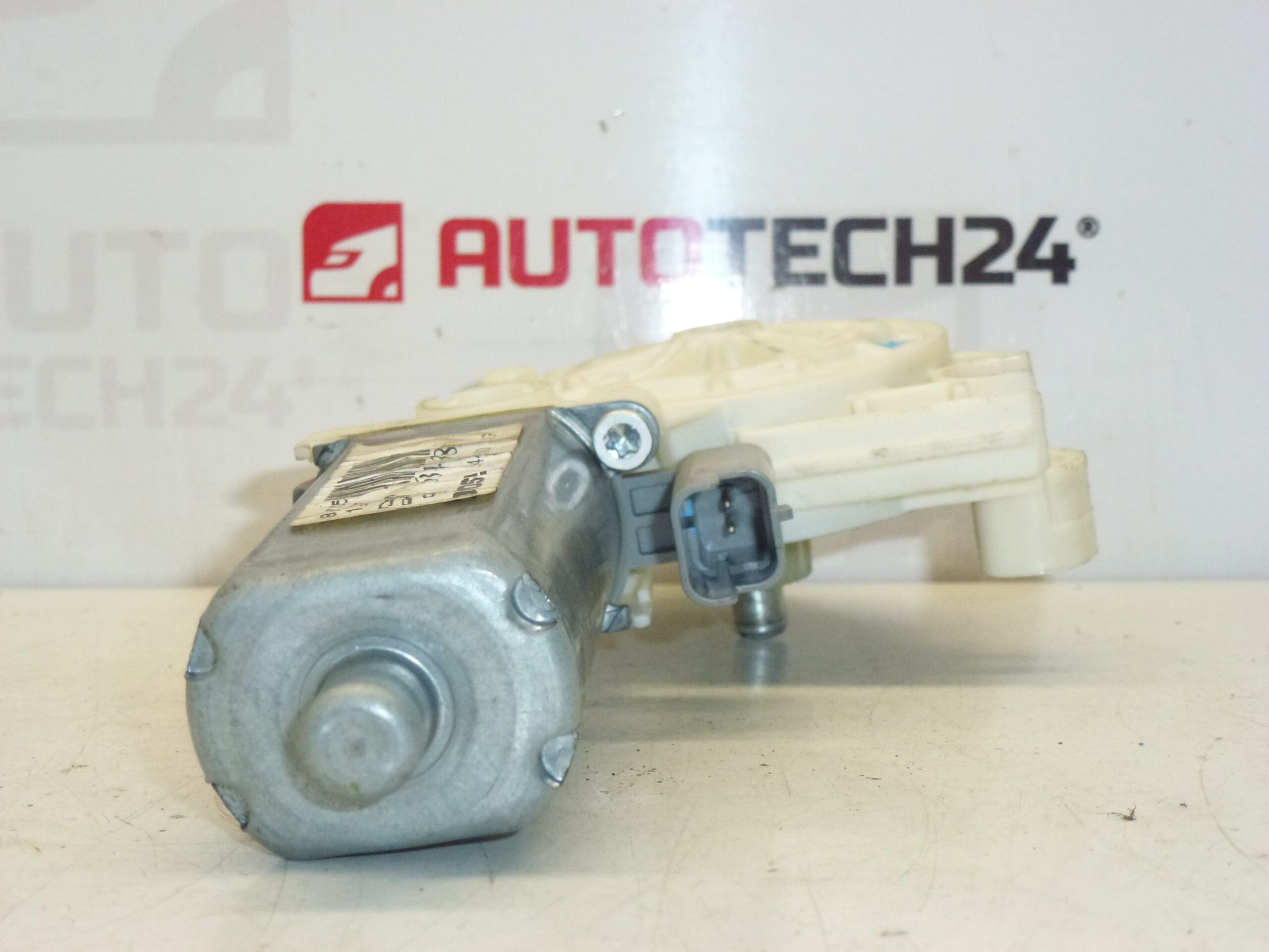 Peugeot 307 Vänster främre fönsterlindningsmotor 9634457380 9221K6