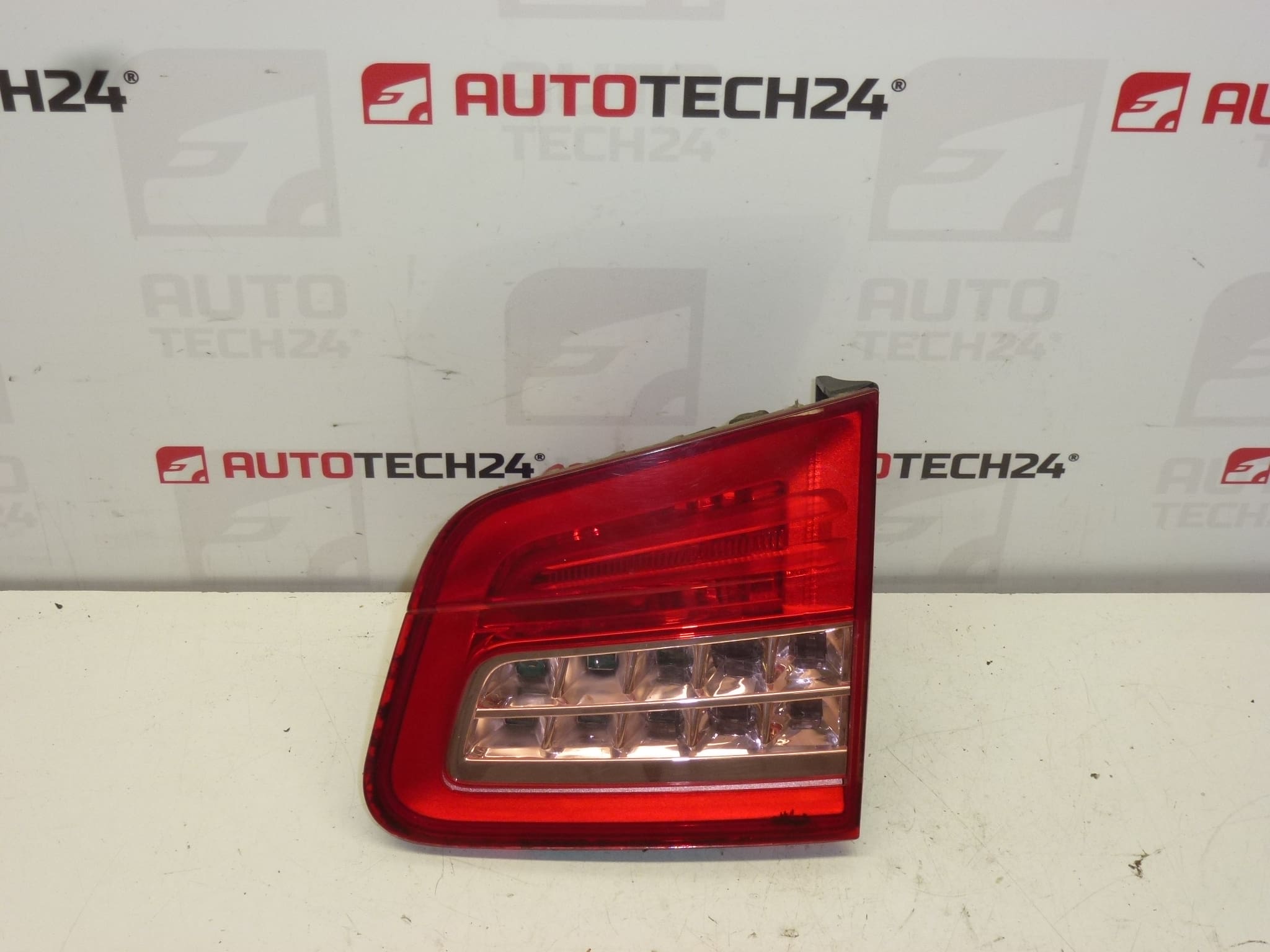 Bakljus höger inredning Citroën C5 X7 sedan 9687582980 6350EX