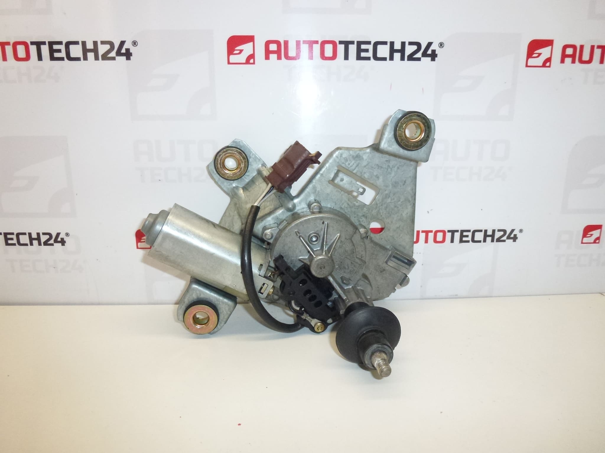 Torkarmotor bak Peugeot 406 Kombi 0390201556 6405G3