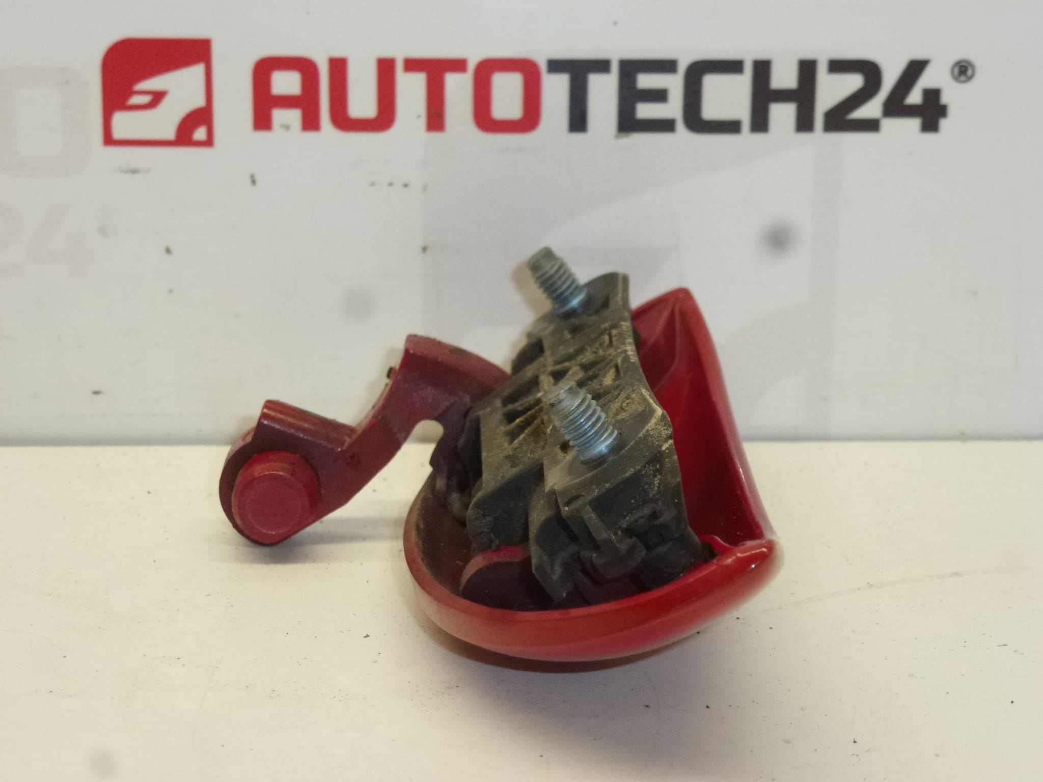 Höger bakdörrhandtag Citroën C1 Peugeot 107 röd 9101AN