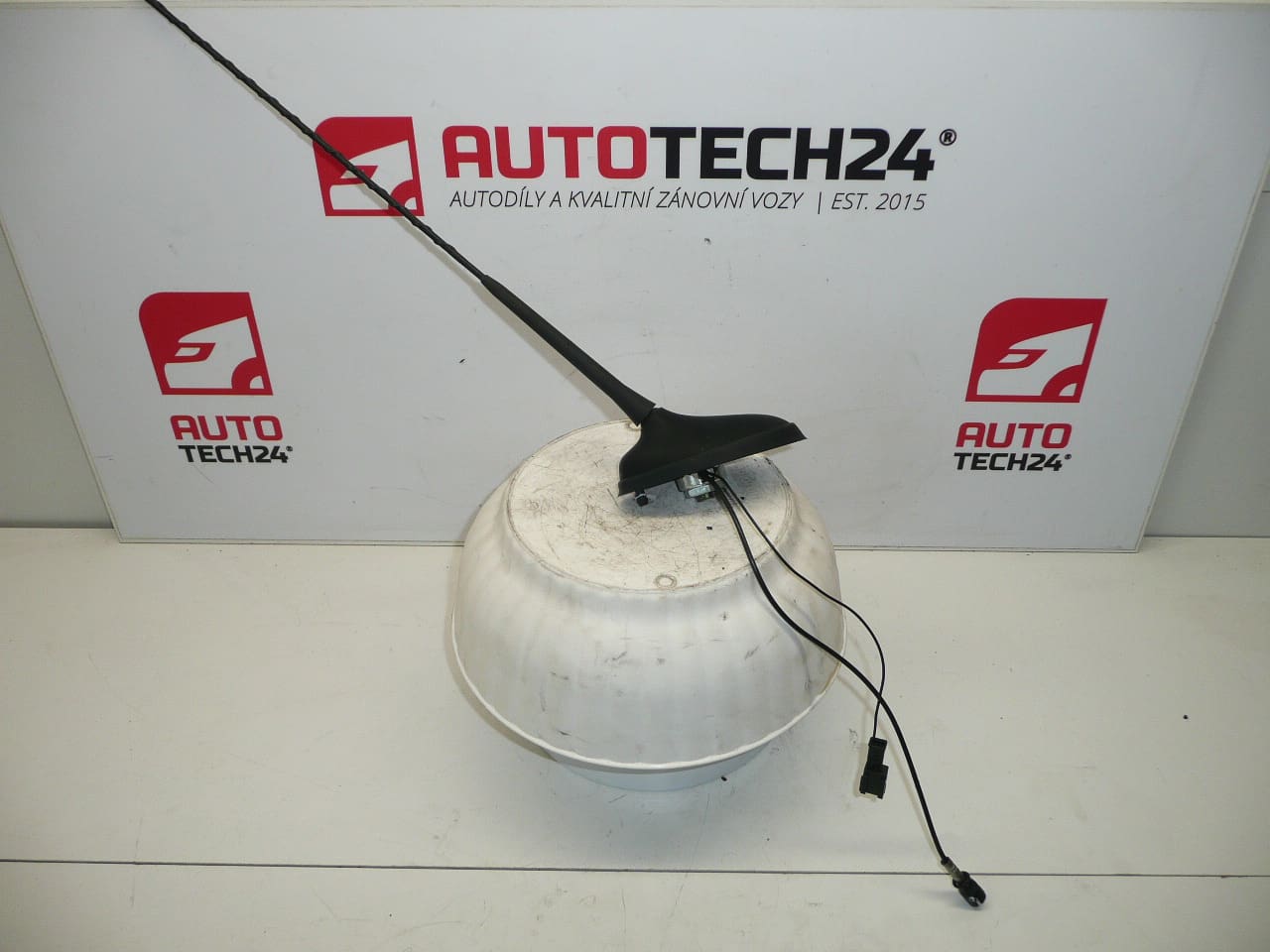 Antenn Citroën C5 sedan 01-04 9638989780 6561H1