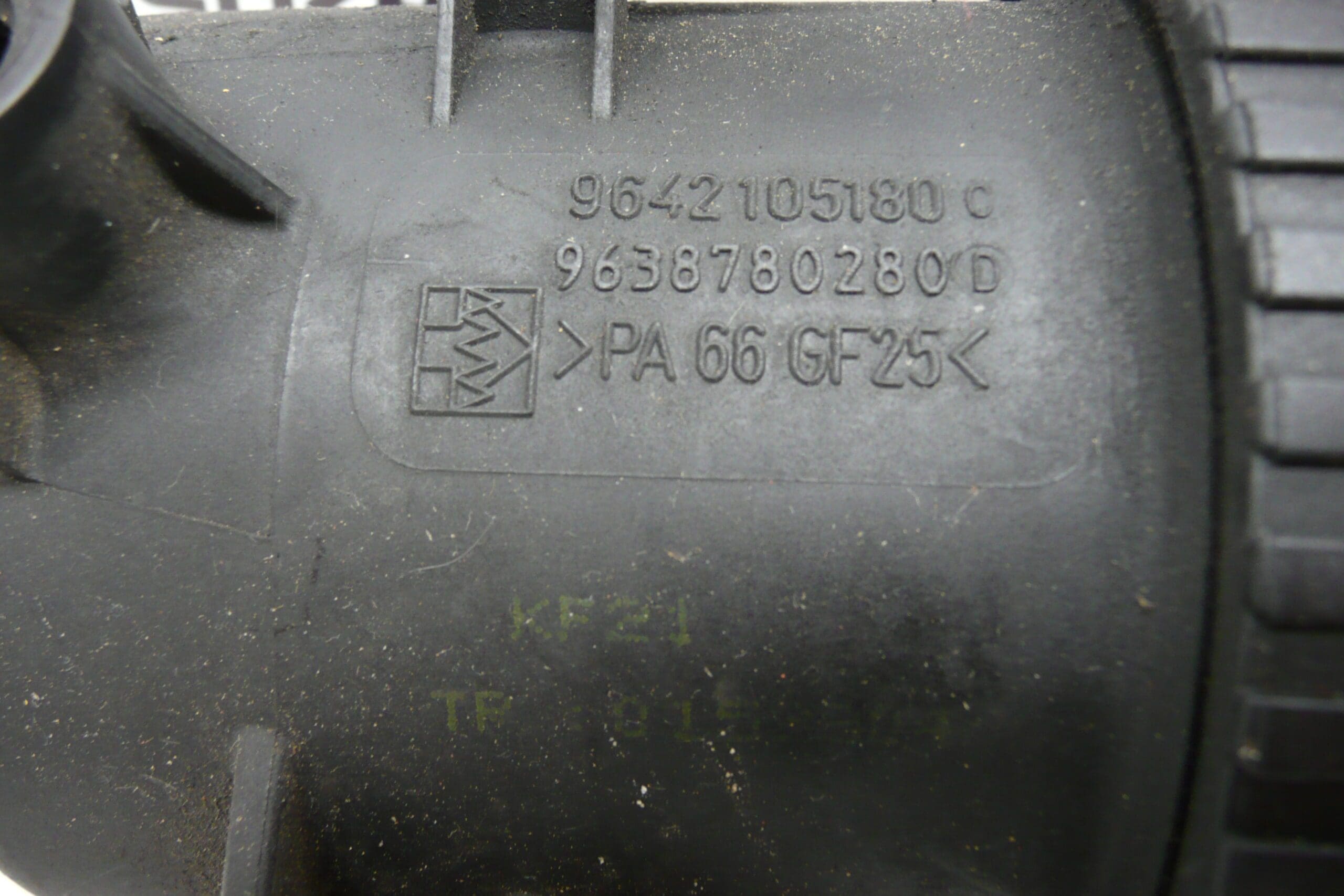 Bränslefilterhus HDI 2 Utgångar 9642105180 9638780280 190430 - Bild 2