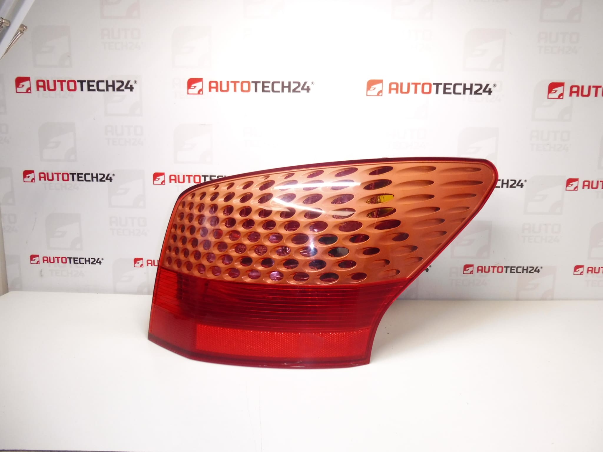 Höger baklykta Peugeot 407 SW 9683275180 6351FR