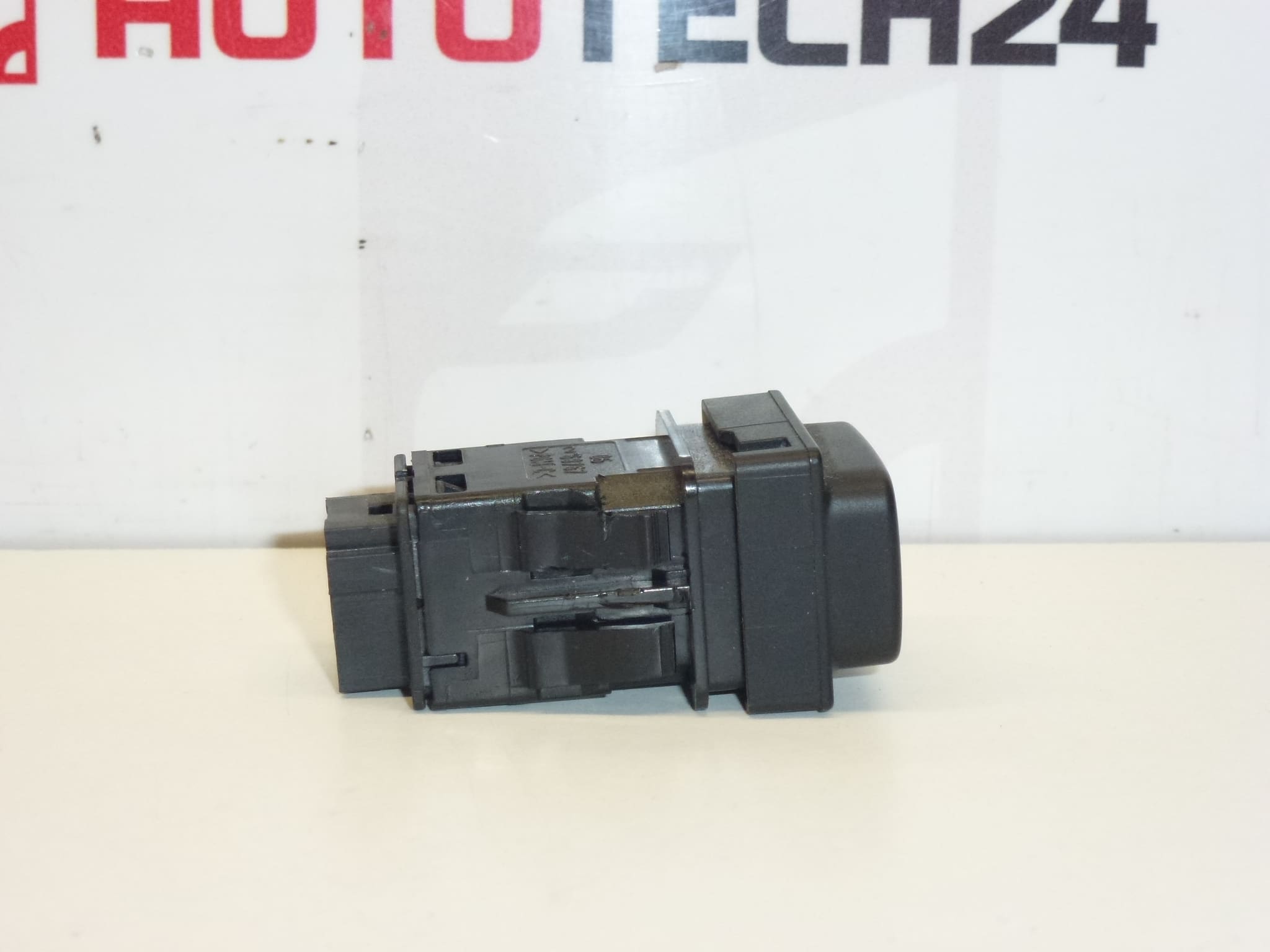 Strömbrytare Park Assist Citroën Peugeot 96553139XT 6590Z7 - Bild 2