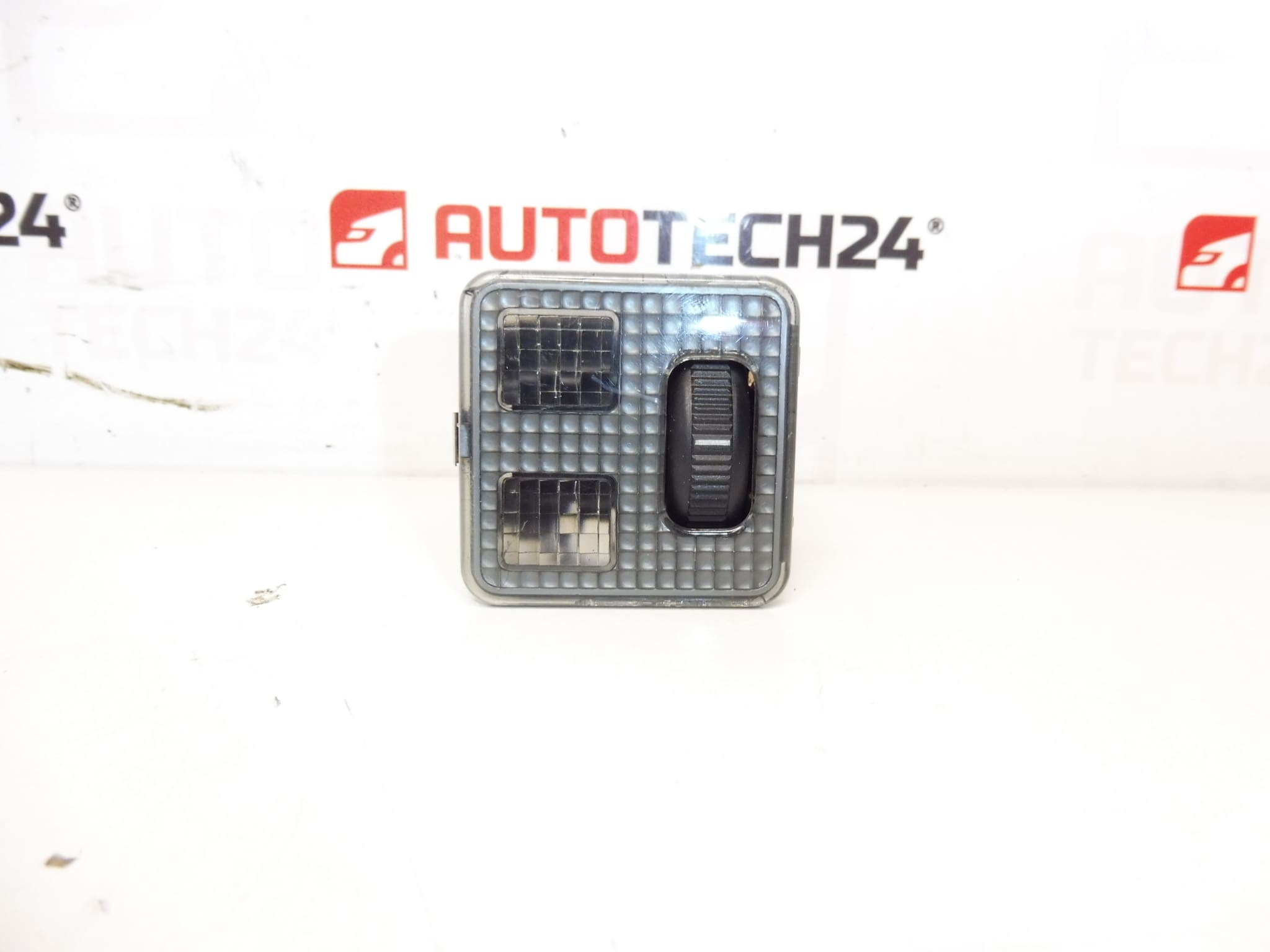 Taklampa Citroën Peugeot 9607449080 6362J7