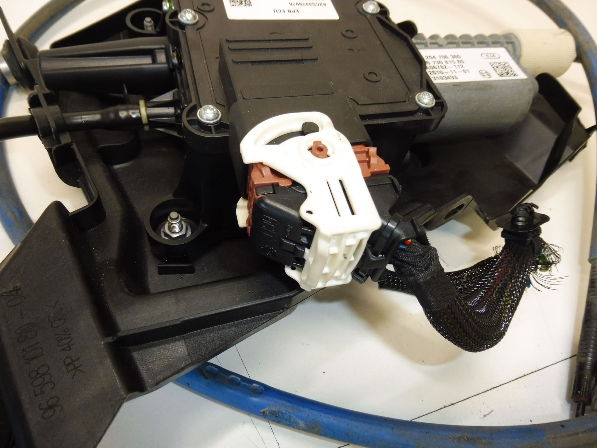 Elektronisk handbroms Peugeot 5008 I 0204706360 9673081580 470219 - Bild 2