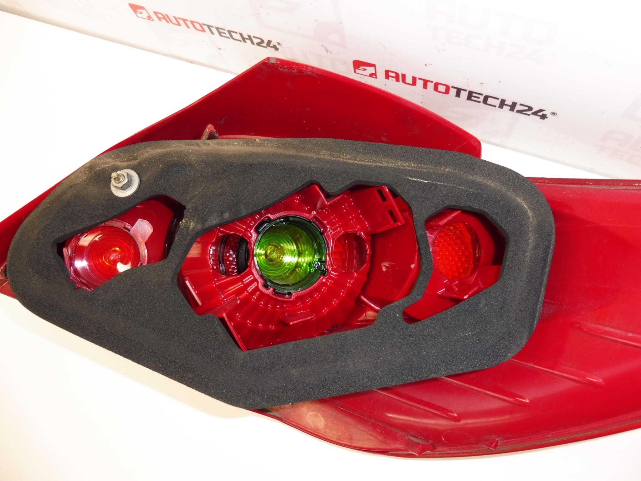 Vänster baklykta Peugeot 307 557676 6350X0