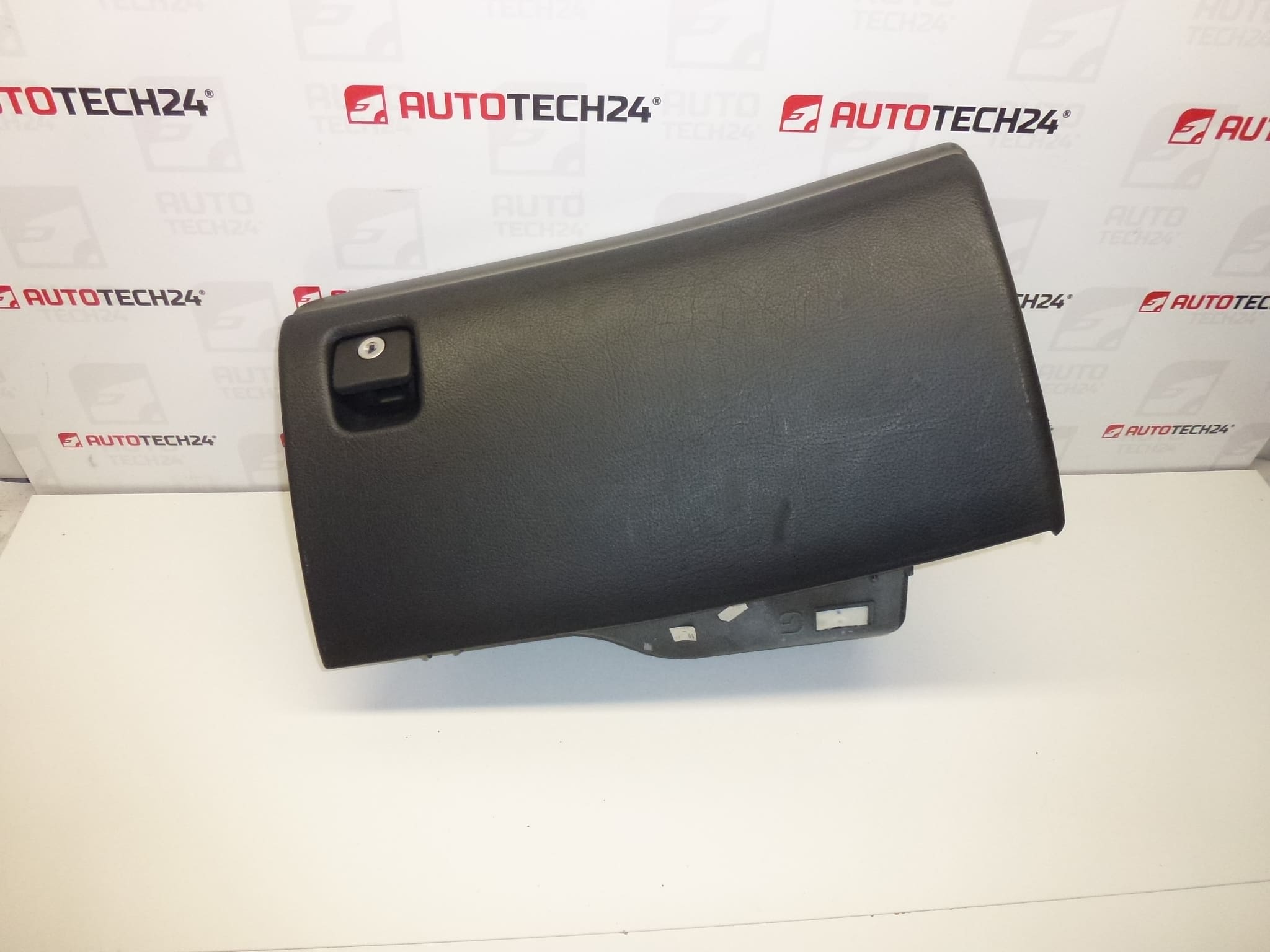 Peugeot 406 handskfack 9621714477 8220ML
