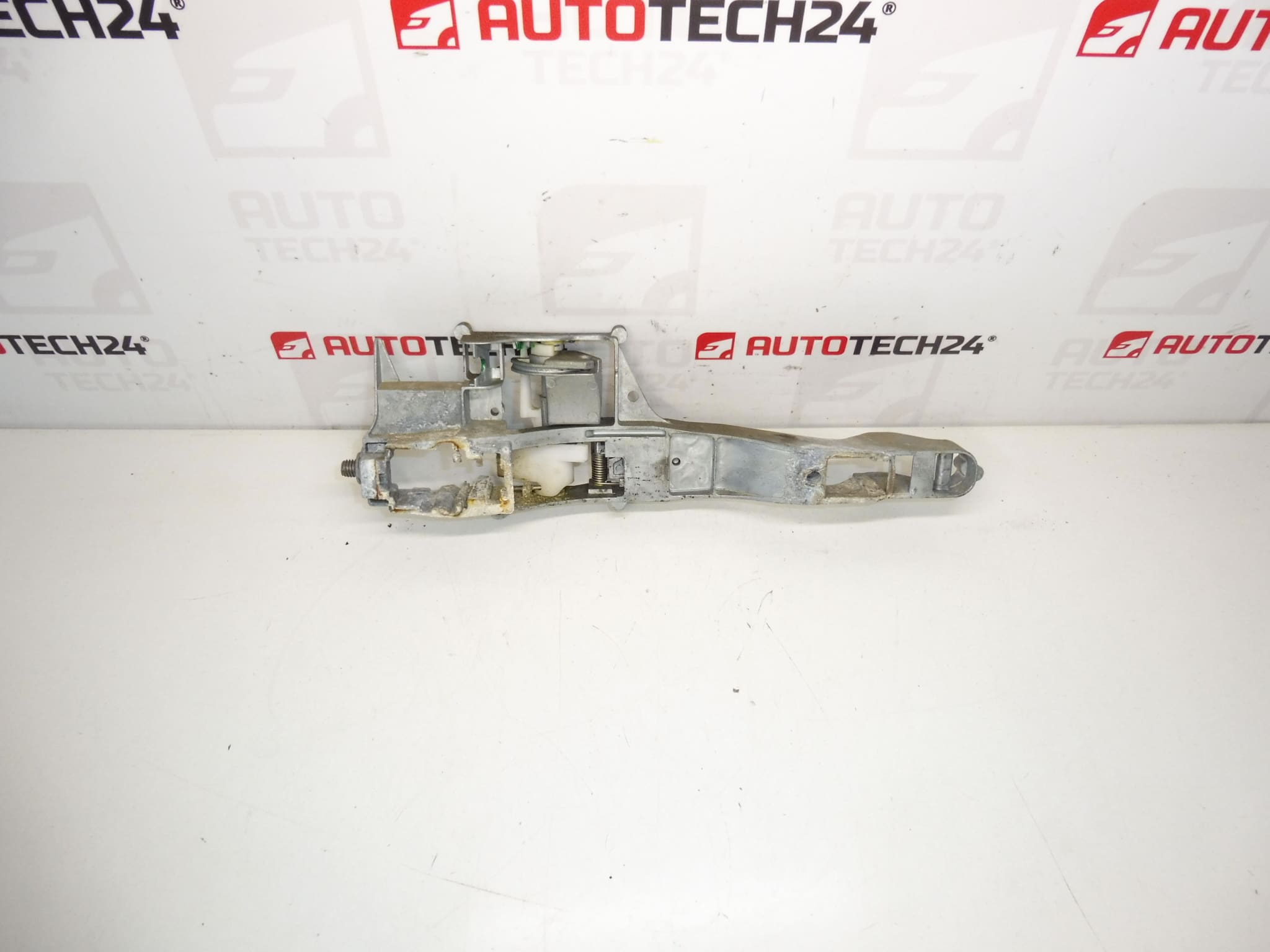 Höger dörrhandtagsfäste Citroën C3 Picasso Peugeot 207 910959