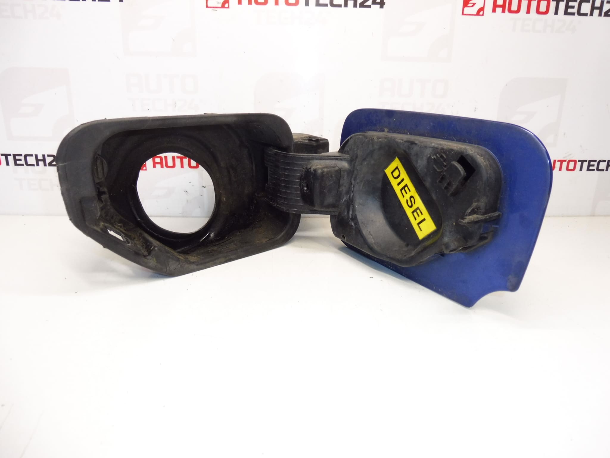 Lock för bränsletank Peugeot 407 1517A7 151877 KNND - Bild 2