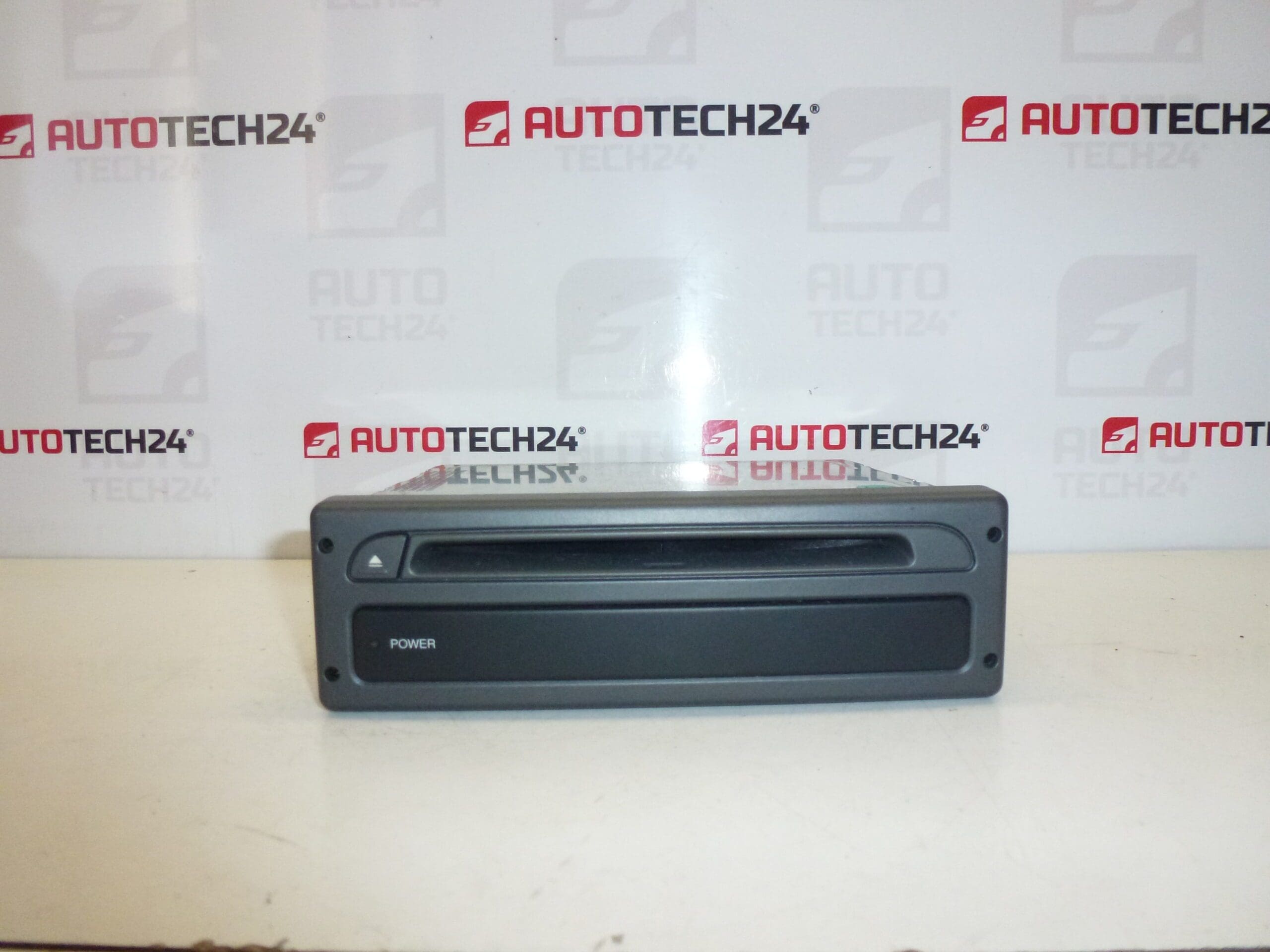 Citroën Peugeot navigationsläsare 9644987380