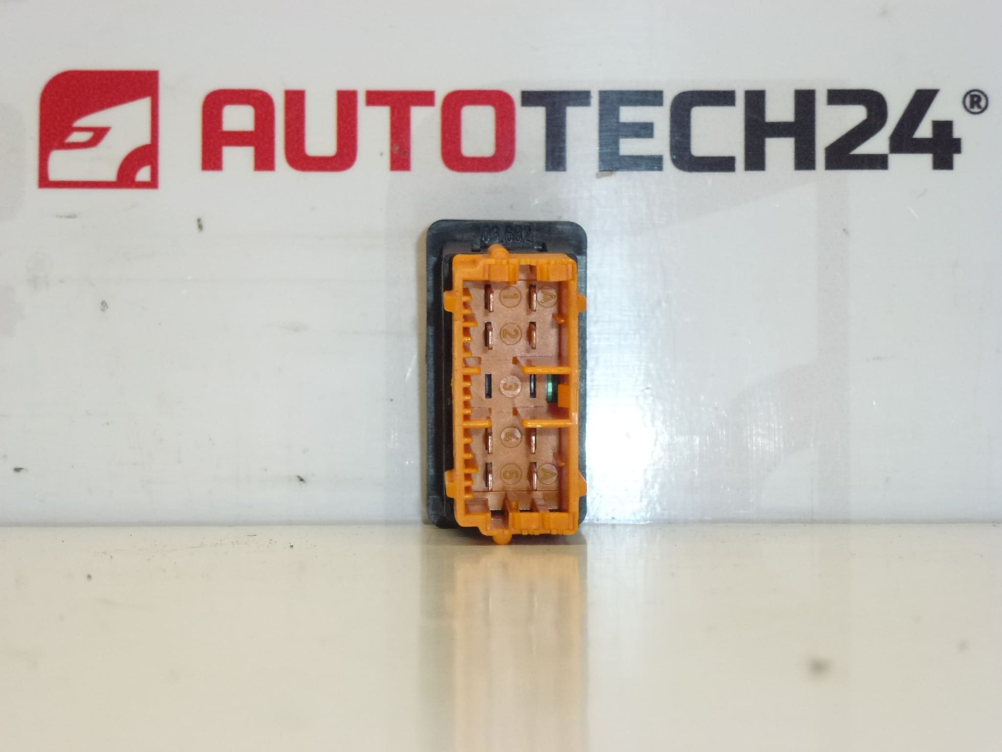 Fönsterhissreglage Citroën Xsara Picasso 6554E1 - Bild 2