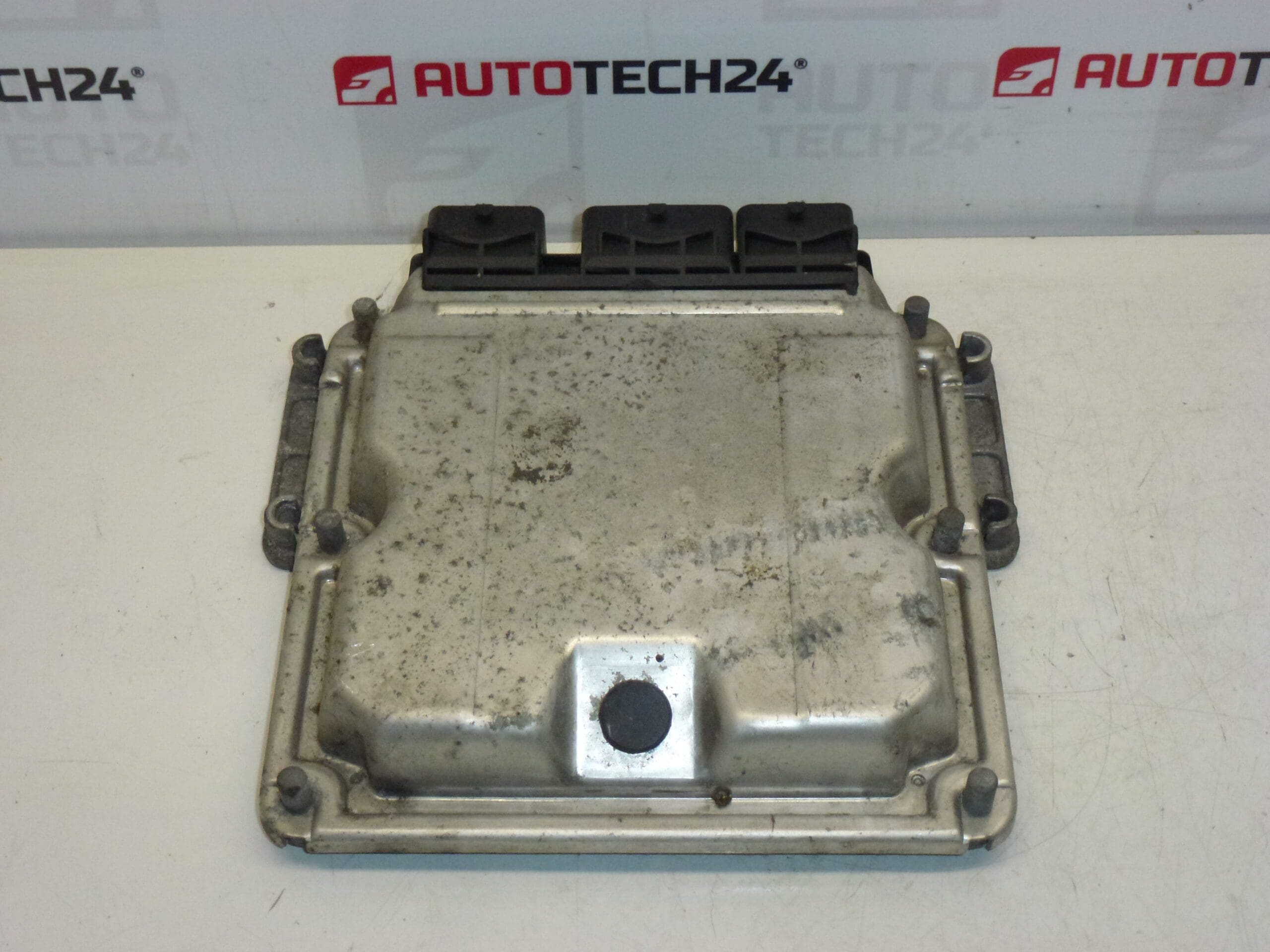 ECU Bosch EDC15C2 0281011518 9658373180 - Motorstyrenhet - Bild 2