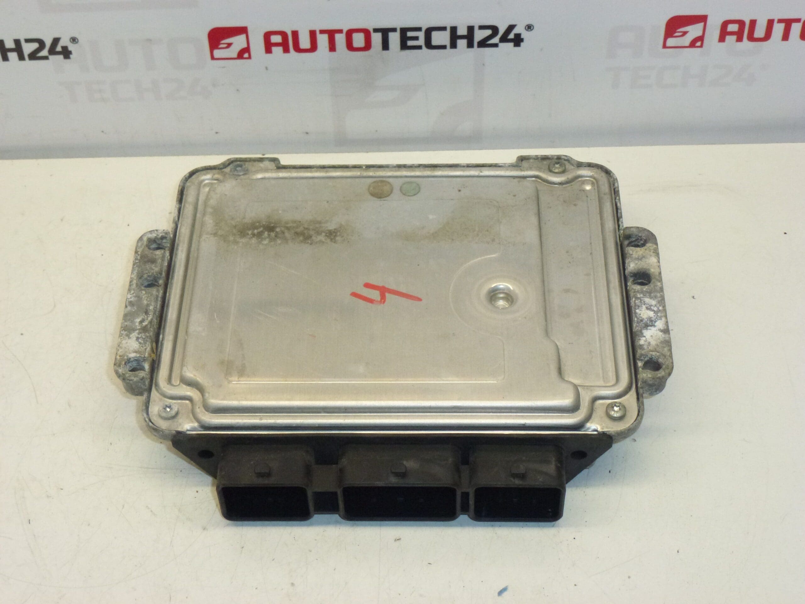 ECU Bosch EDC16C34 Citroën Peugeot 9656709780 0281011783 - Bild 2