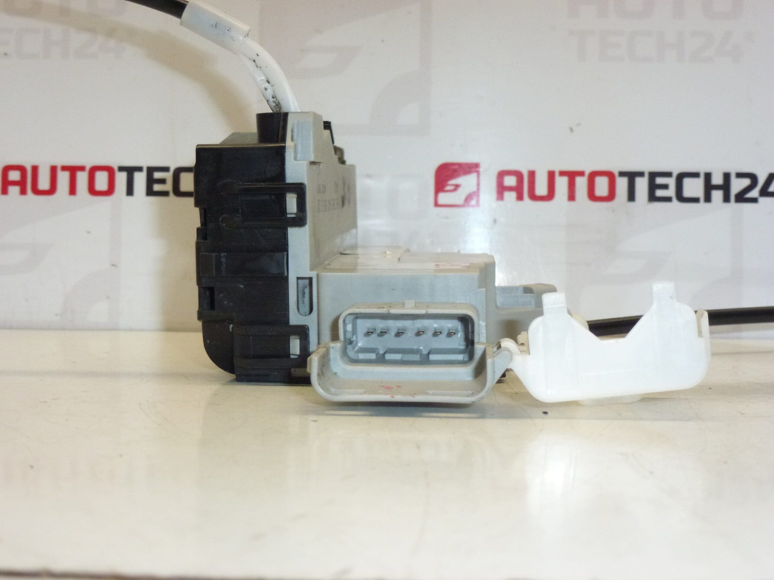 Lås för höger bakdörr Peugeot 407 9659854280 9138N8 - Bild 2