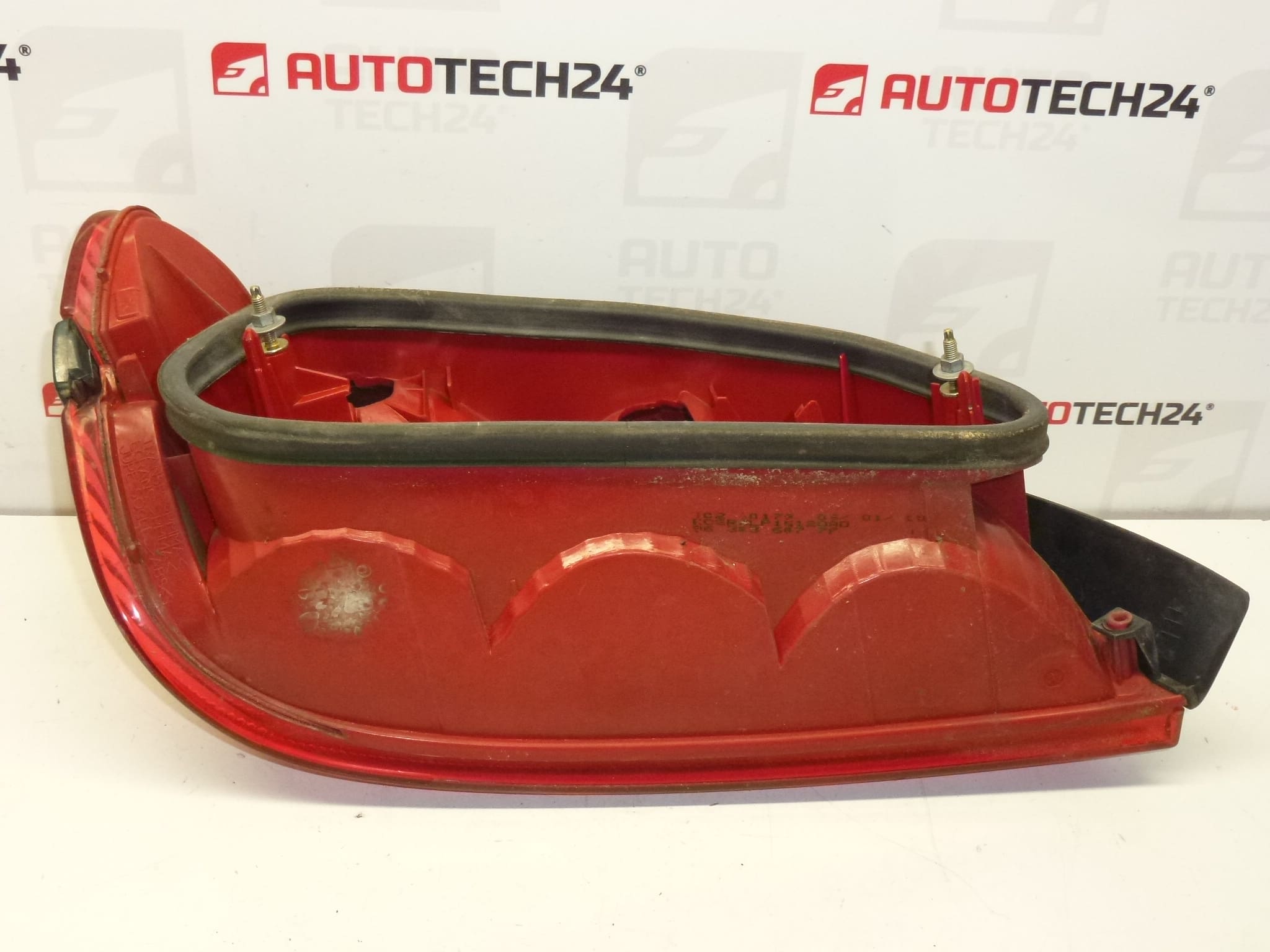 Höger baklampa med list Peugeot 406 4-dörrars 9630364777 6351L5 - Bild 2