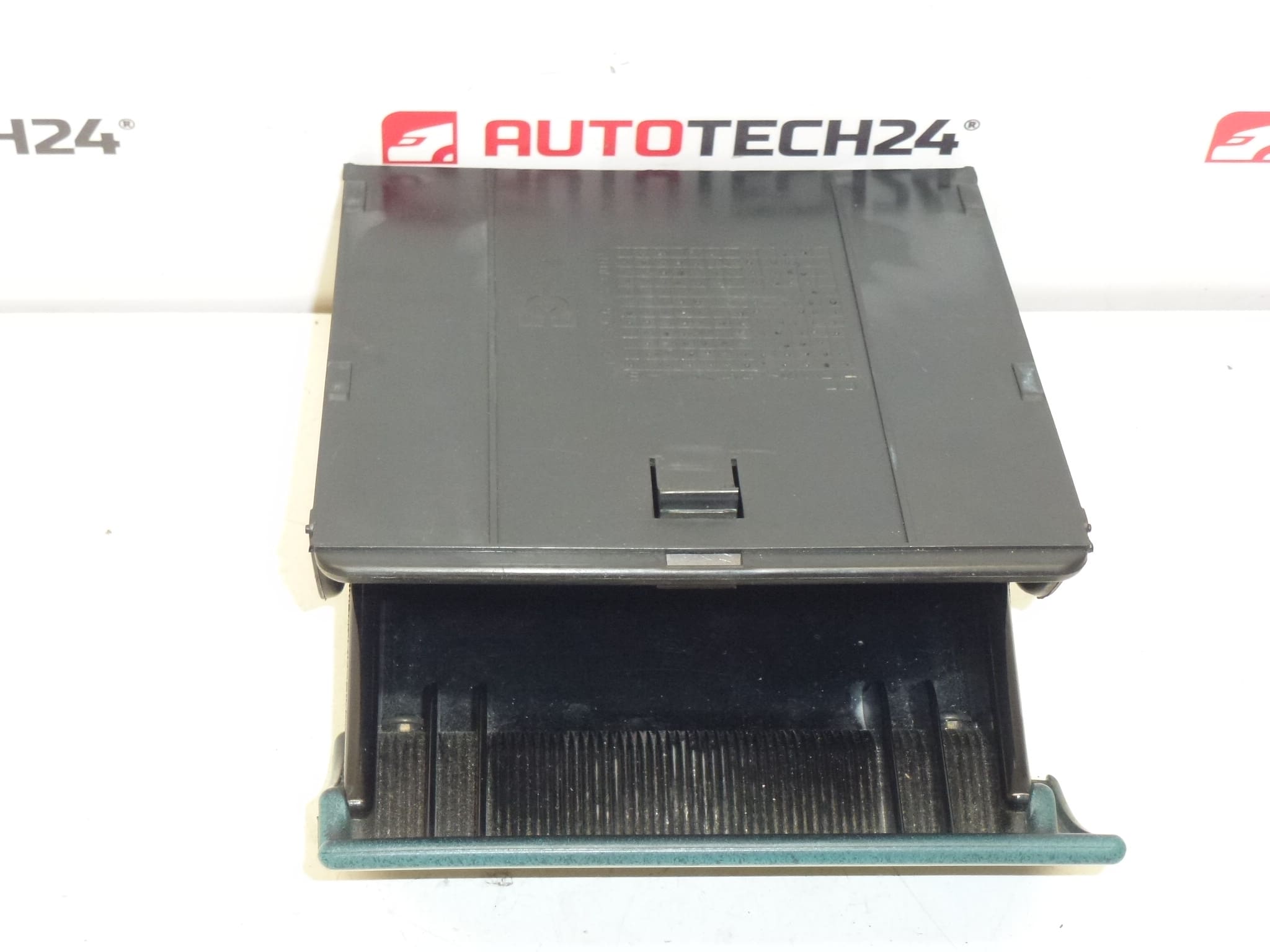 Ashet för Instrumentbrädan Citroën Berlingo I och Peugeot Partner I 8230Q9 - Bild 2