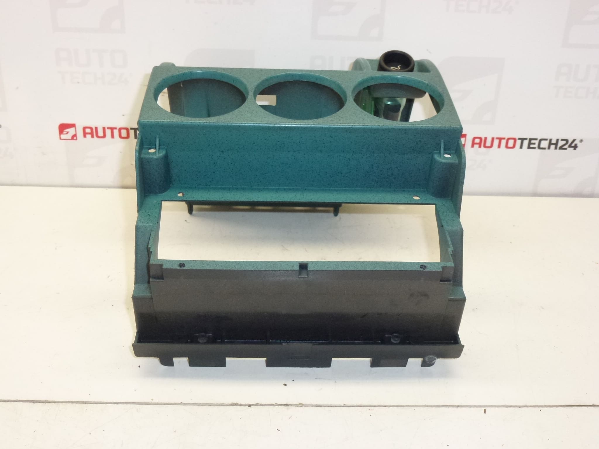 Panel för Instrumentbräda Citroën Berlingo I och Peugeot Partner I 9602991677 8203LA - Bild 2