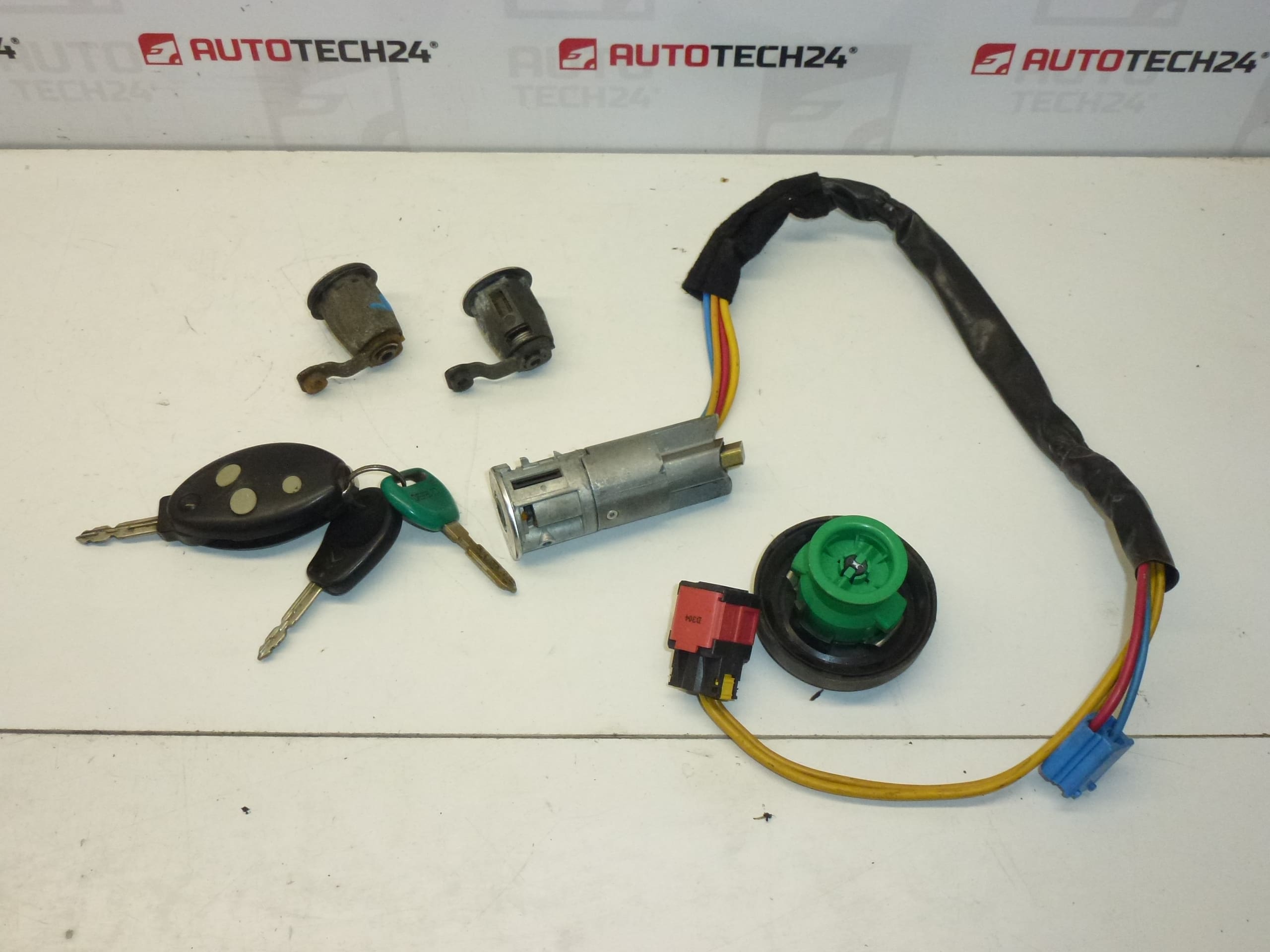 Låssats + 2 Nycklar Citroën Xsara 4162Z5 - Bild 2