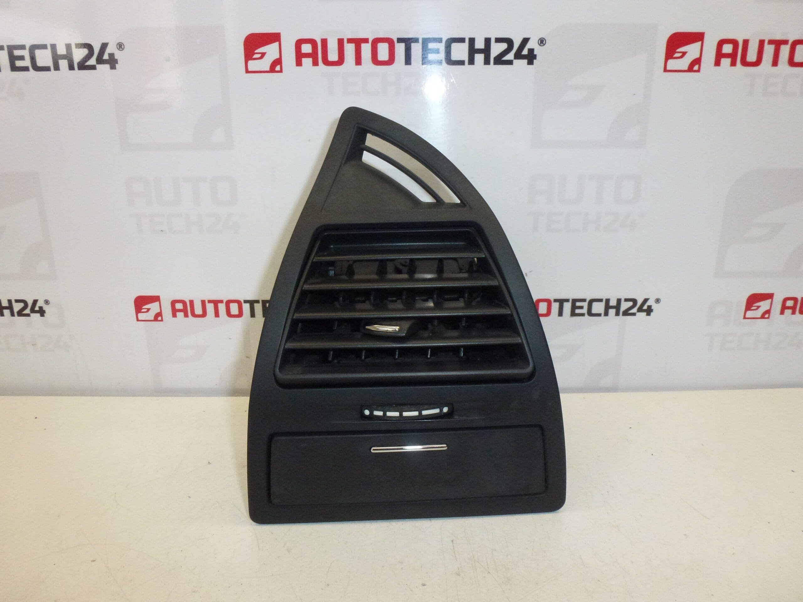 Luftventil vänster Citroën C4 9646338077 8265Q0 8265P8