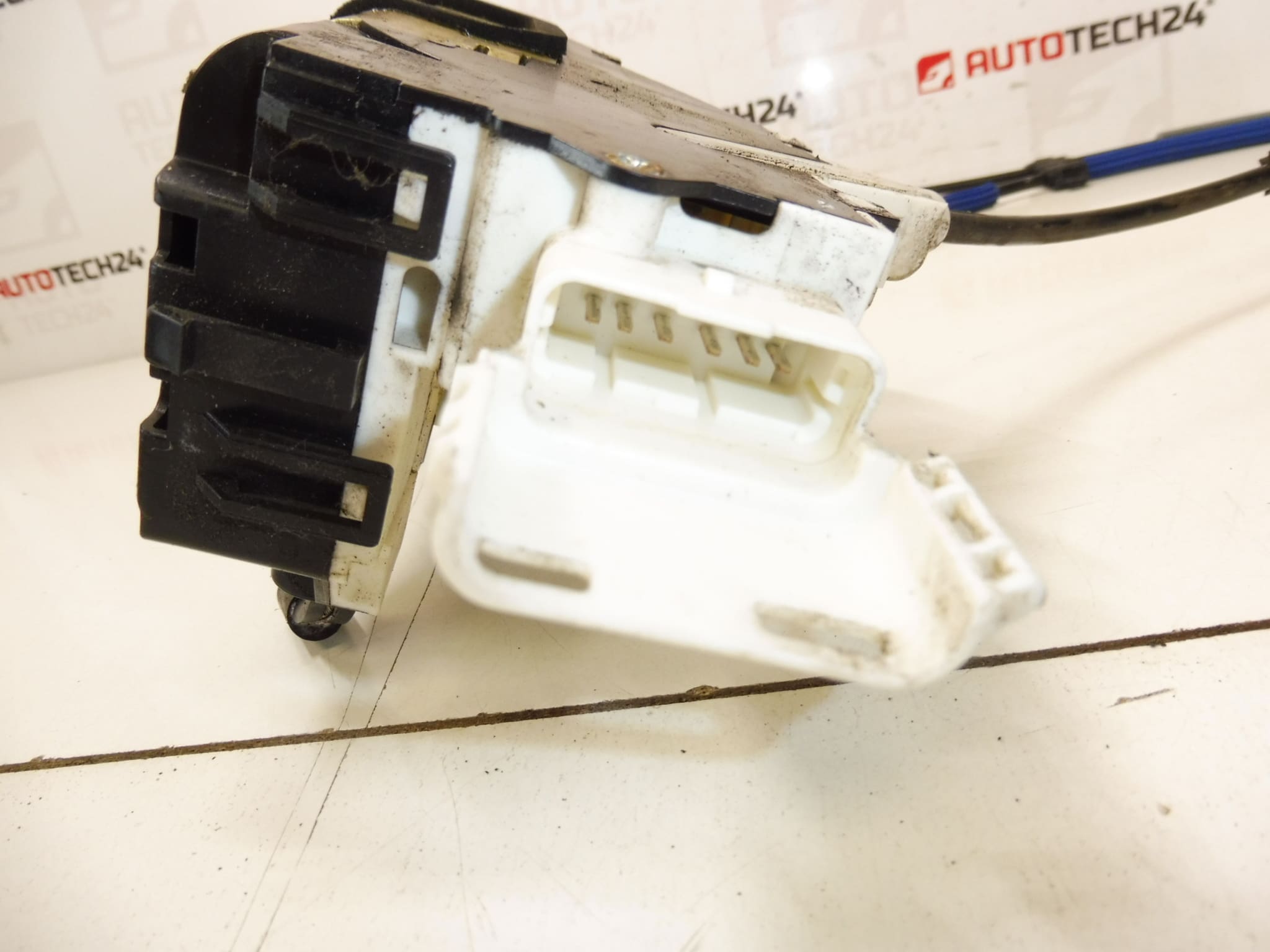 Dörrlås för förarsidan Peugeot 1007 9681334380 9660701180 9135AE - Bild 2