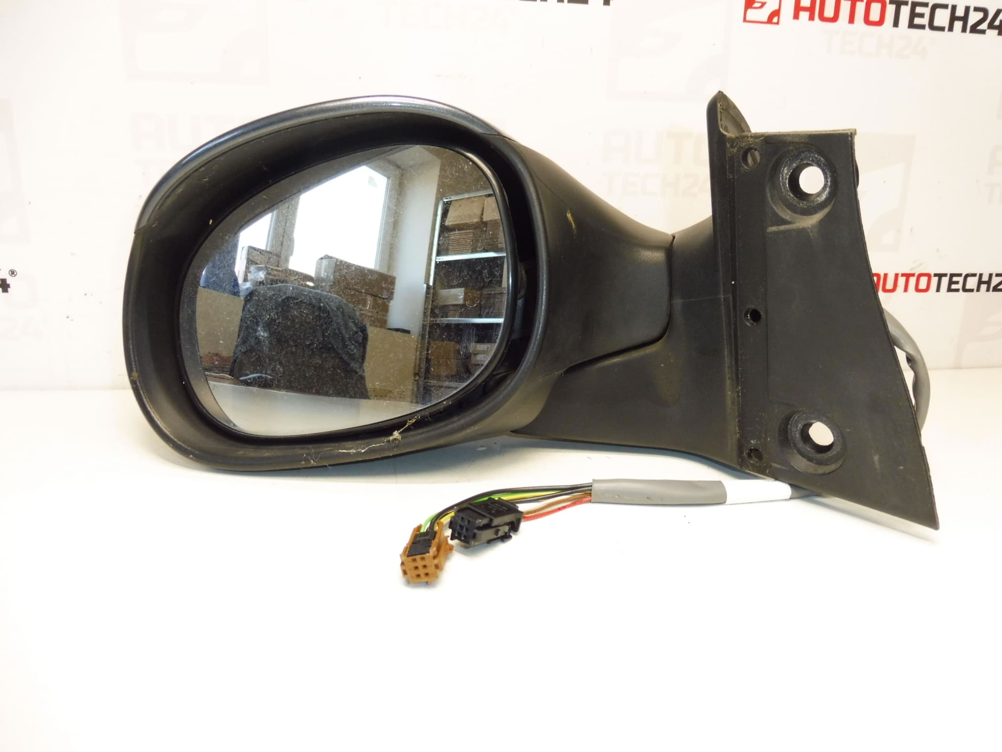 Begagnad vänster sidospegel (förarsida) till Peugeot 1007, artikelnummer 8153WR 815315 - Bild 2