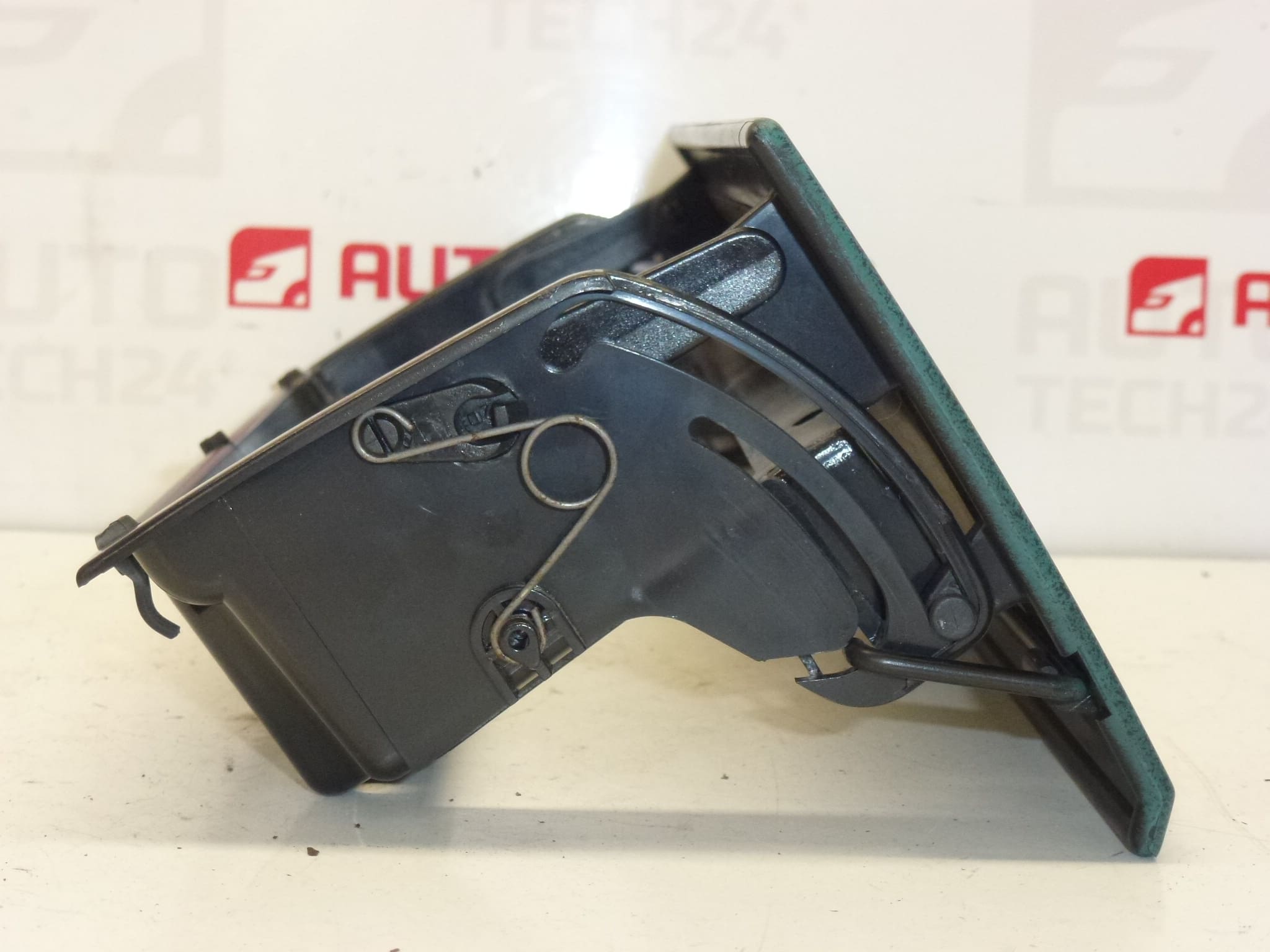 Radiohållare Citroën Berlingo I och Peugeot Partner I 8212EM - Bild 2