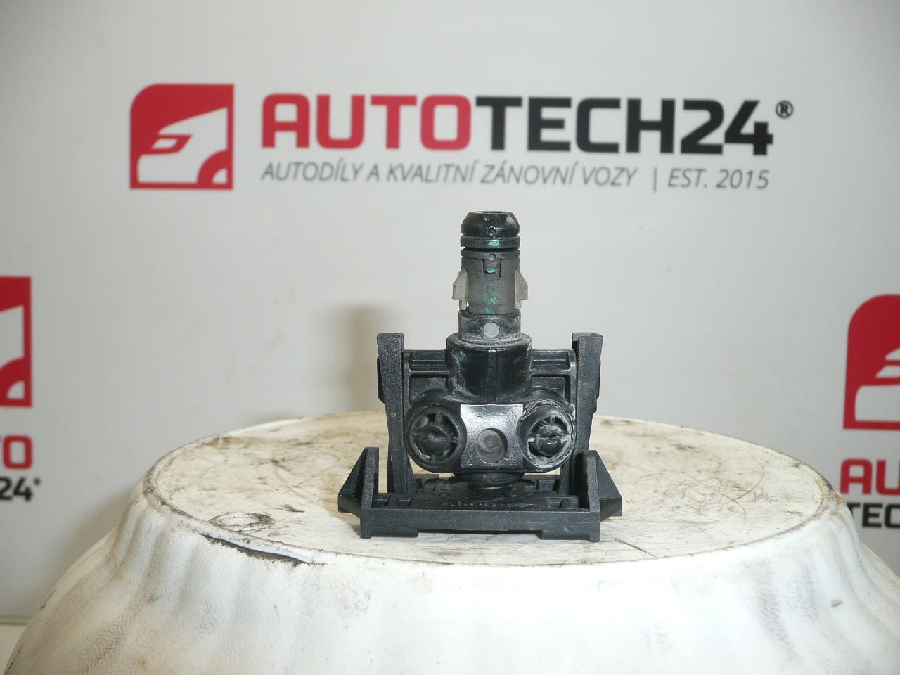 Spolarmunstycke Peugeot 807 6438K2