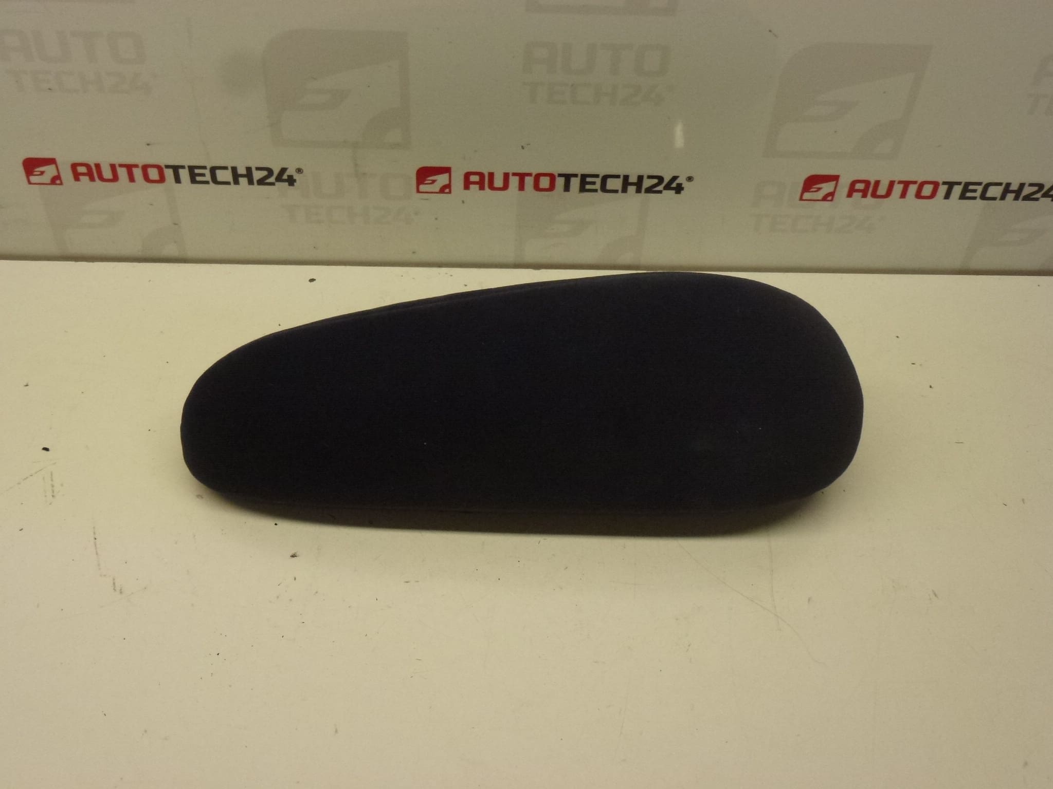 Vänster armstöd Citroën Peugeot 8830HQ