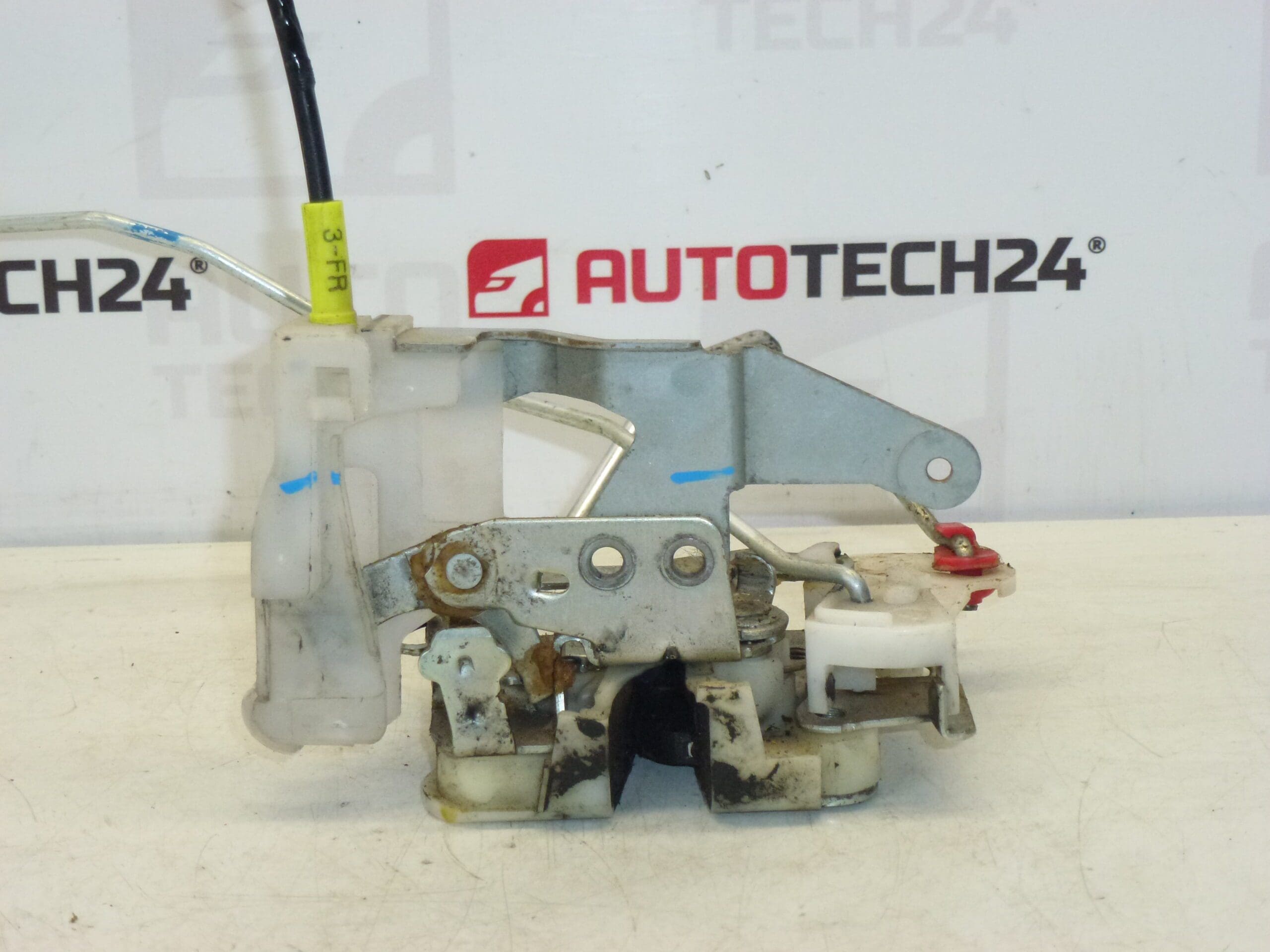 Vänster Dörrlås Citroën C1 Peugeot 107 9135S2 - Bild 2