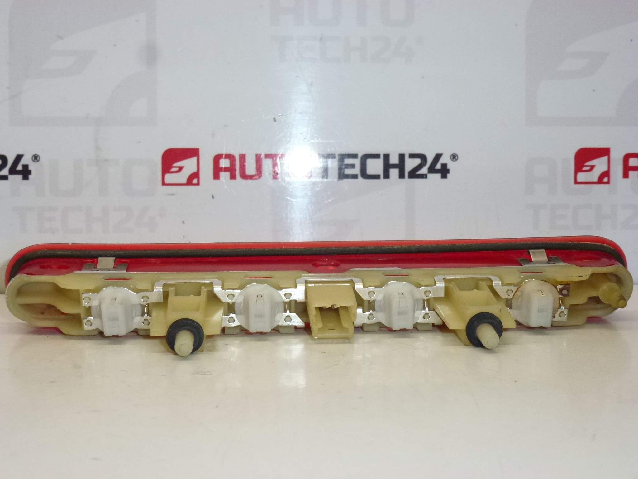 Tredje bromsljuset Peugeot 207 9649986880 6350Y2
