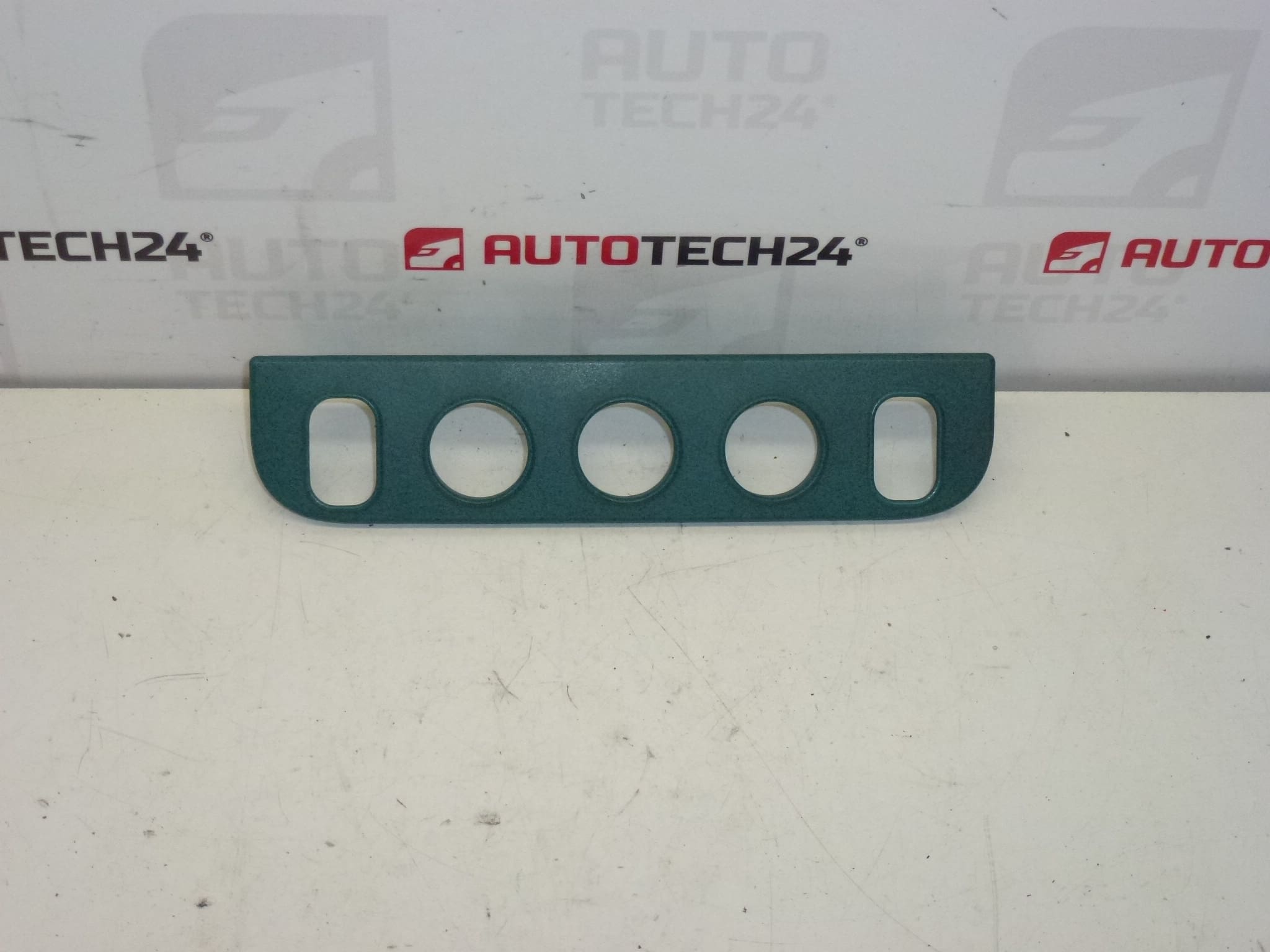 Instrumentpanelskåpa Citroën Berlingo I och Peugeot Partner I 96210132ZL 8212ER