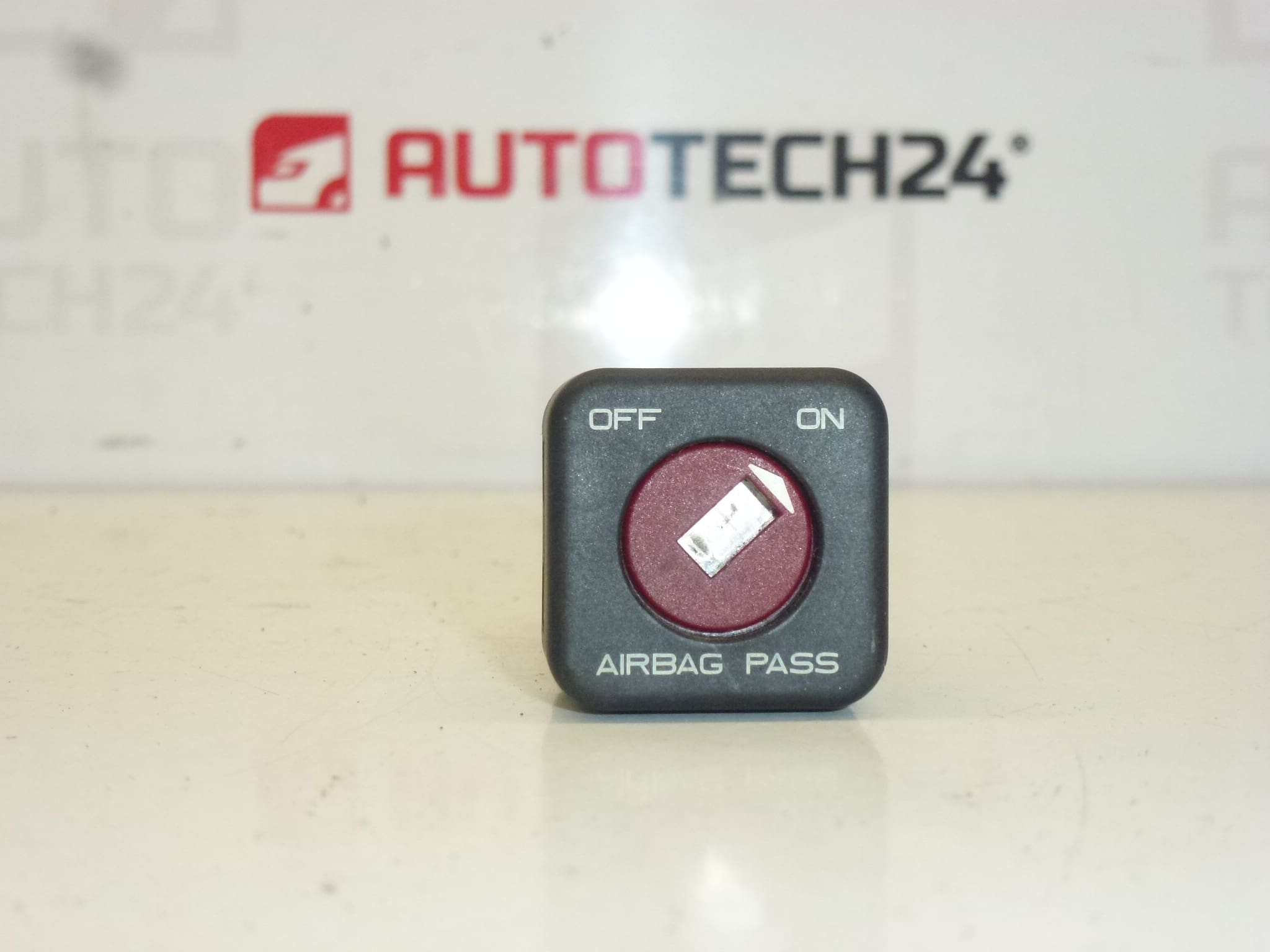 Krockkuddeströmställare för passagerare Citroën Peugeot 96373205XT 8216E6