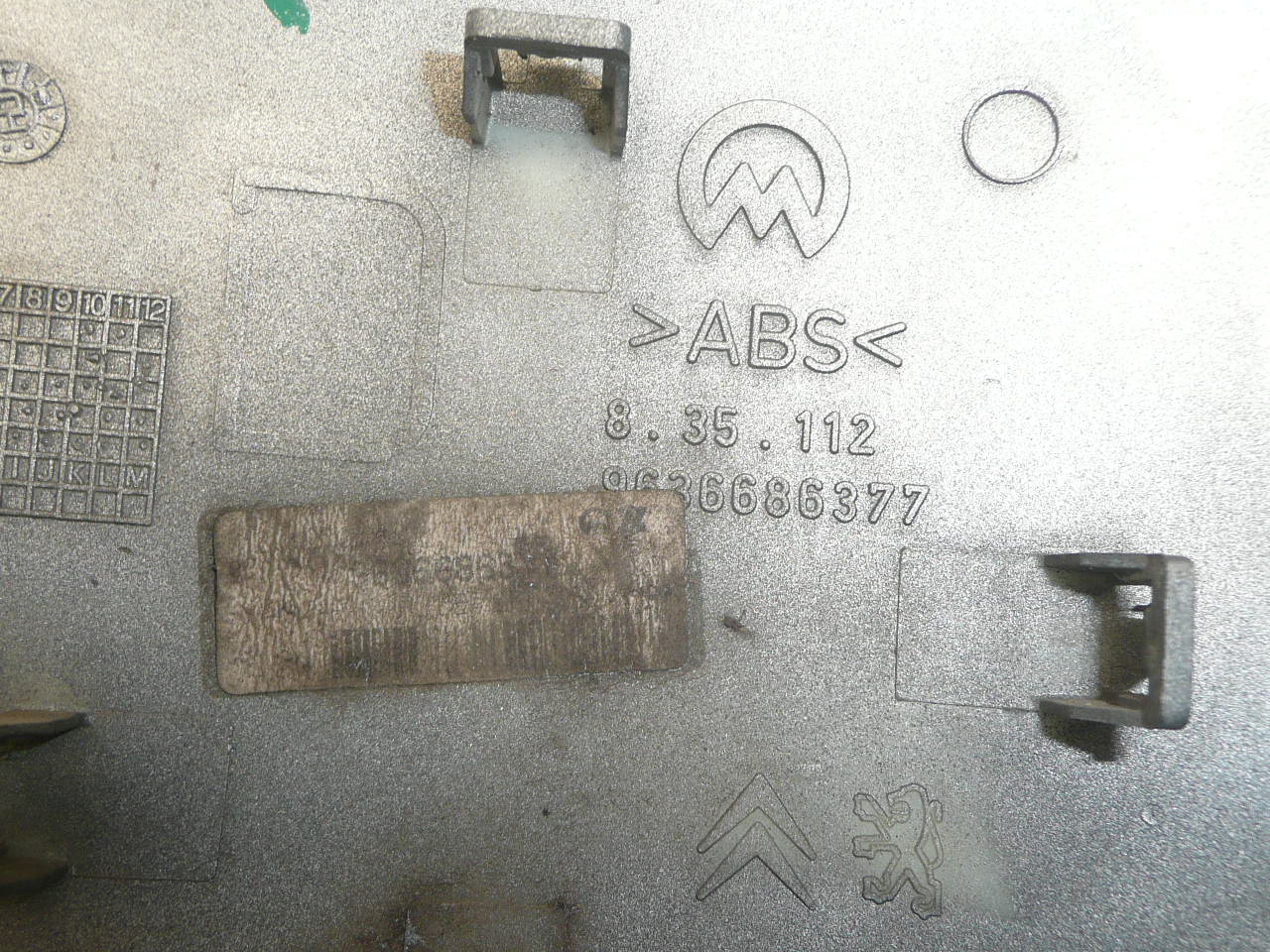 Höger spegelkåpa Citroën Peugeot 9636686377 8149C5 EYLC