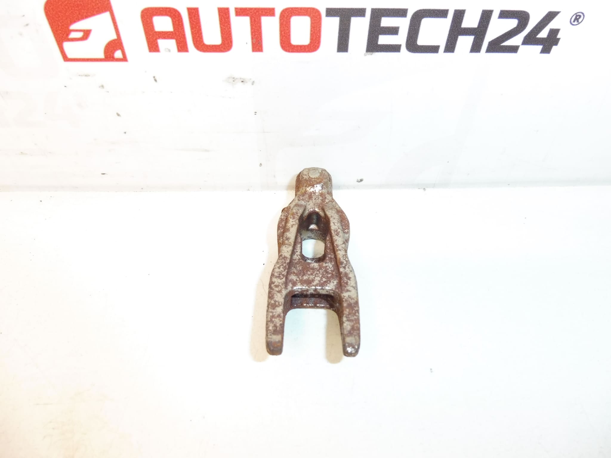 Monteringsklämma för injektorfäste Bosch 1.5 HDI 9811760780 - Bild 2