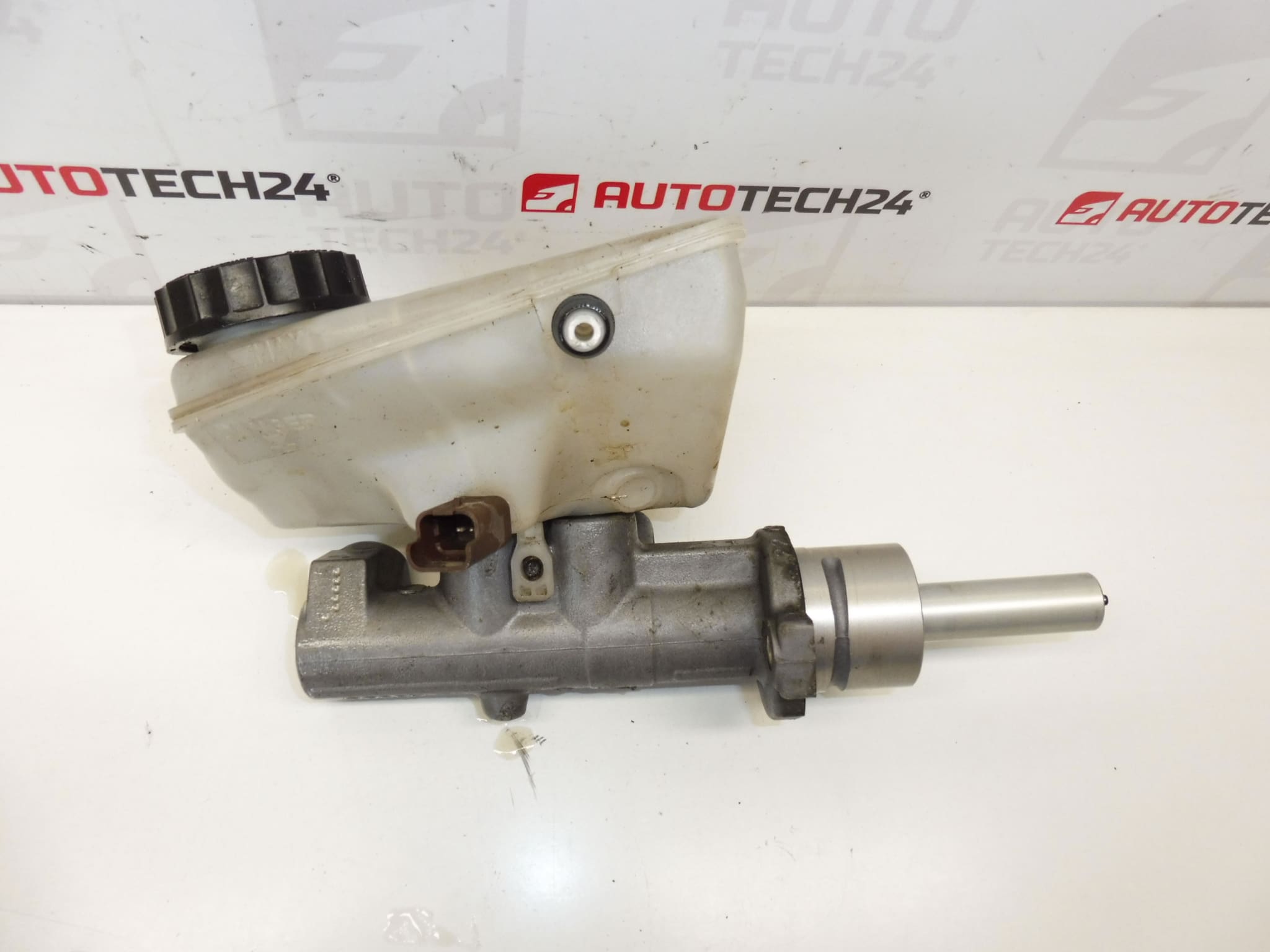 Huvudbromscylinder Bosch Citroën Peugeot Y21311 4601L6 463591