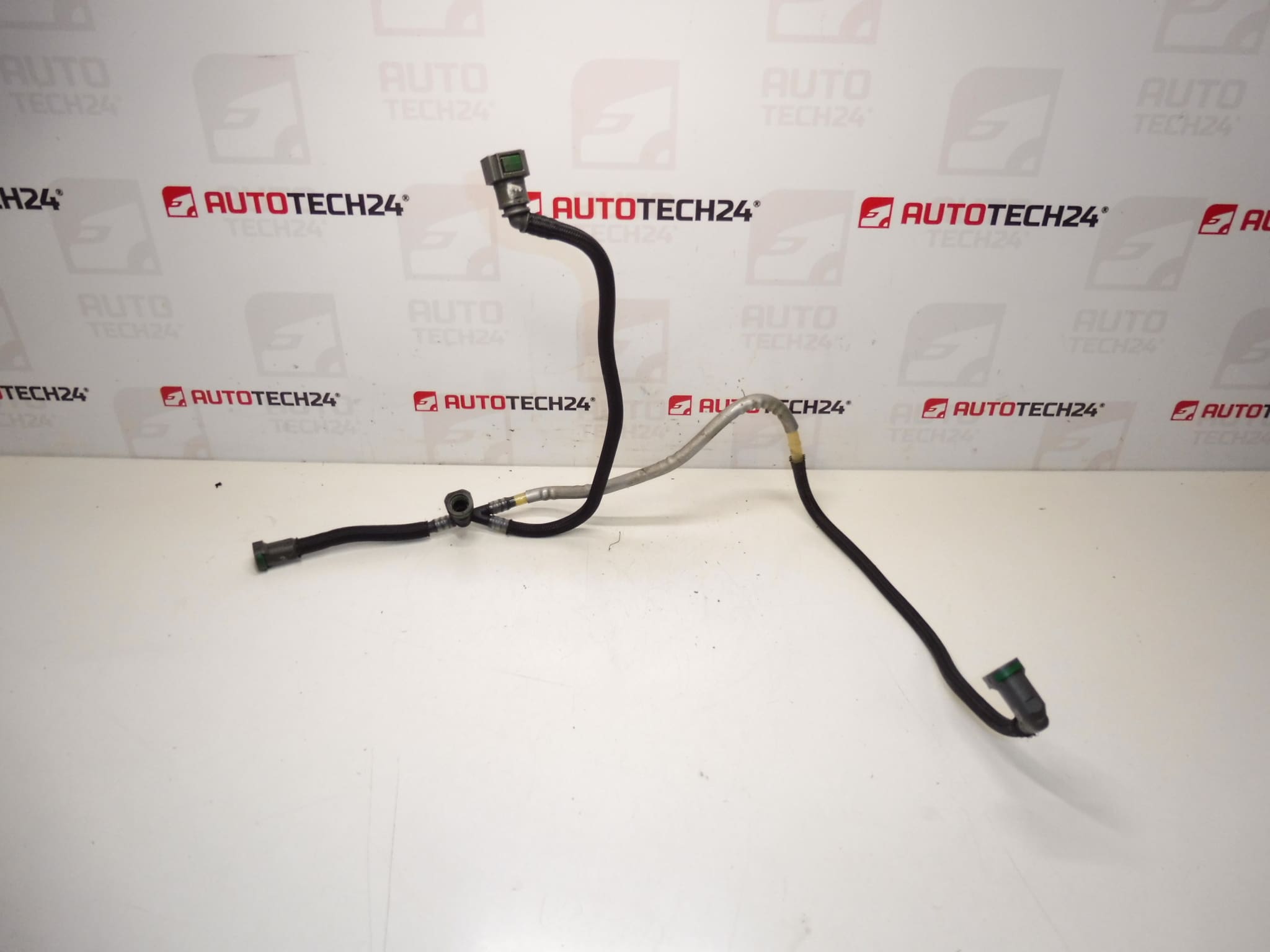 Bränsleledning Citroën Peugeot 2.2 HDI 1574K9