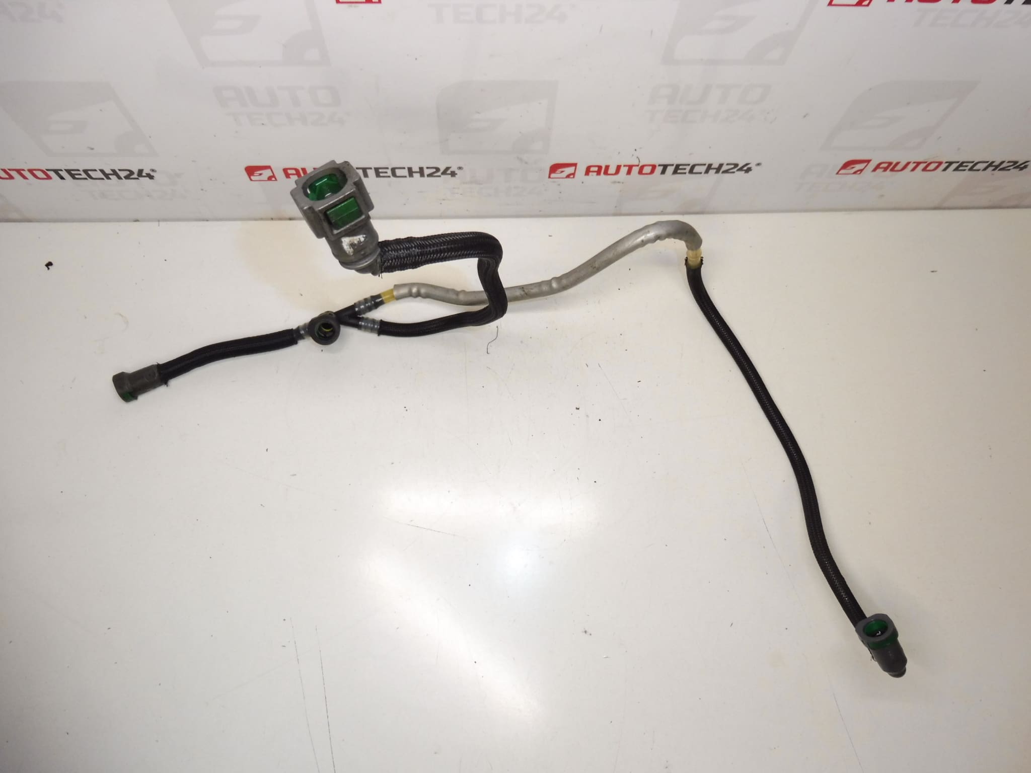 Bränsleledning Citroën Peugeot 2.2 HDI 1574K9