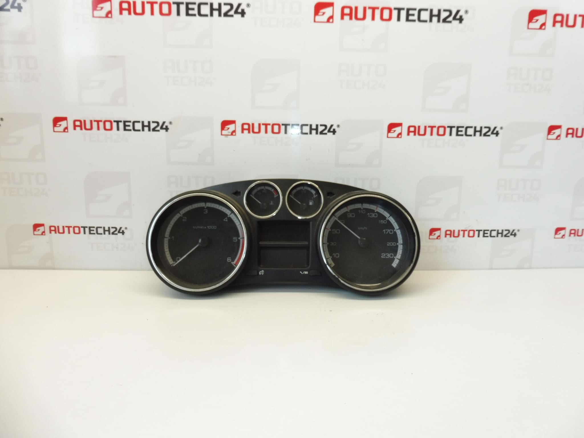 Hastighetsmätare Peugeot 308 166000 km 9666649080 9806132480