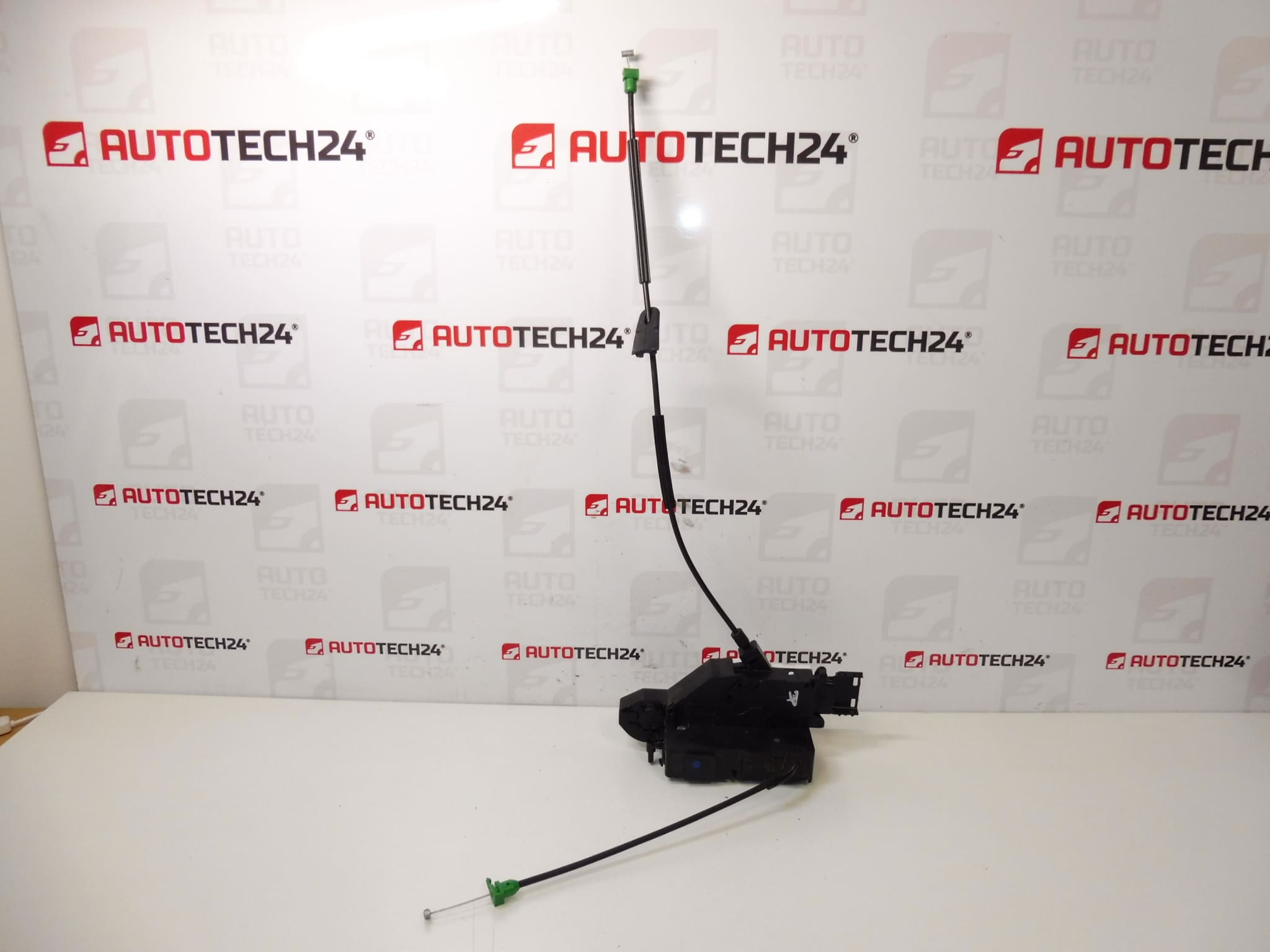 Höger framdörrlås Citroën C3 Picasso 9136FH